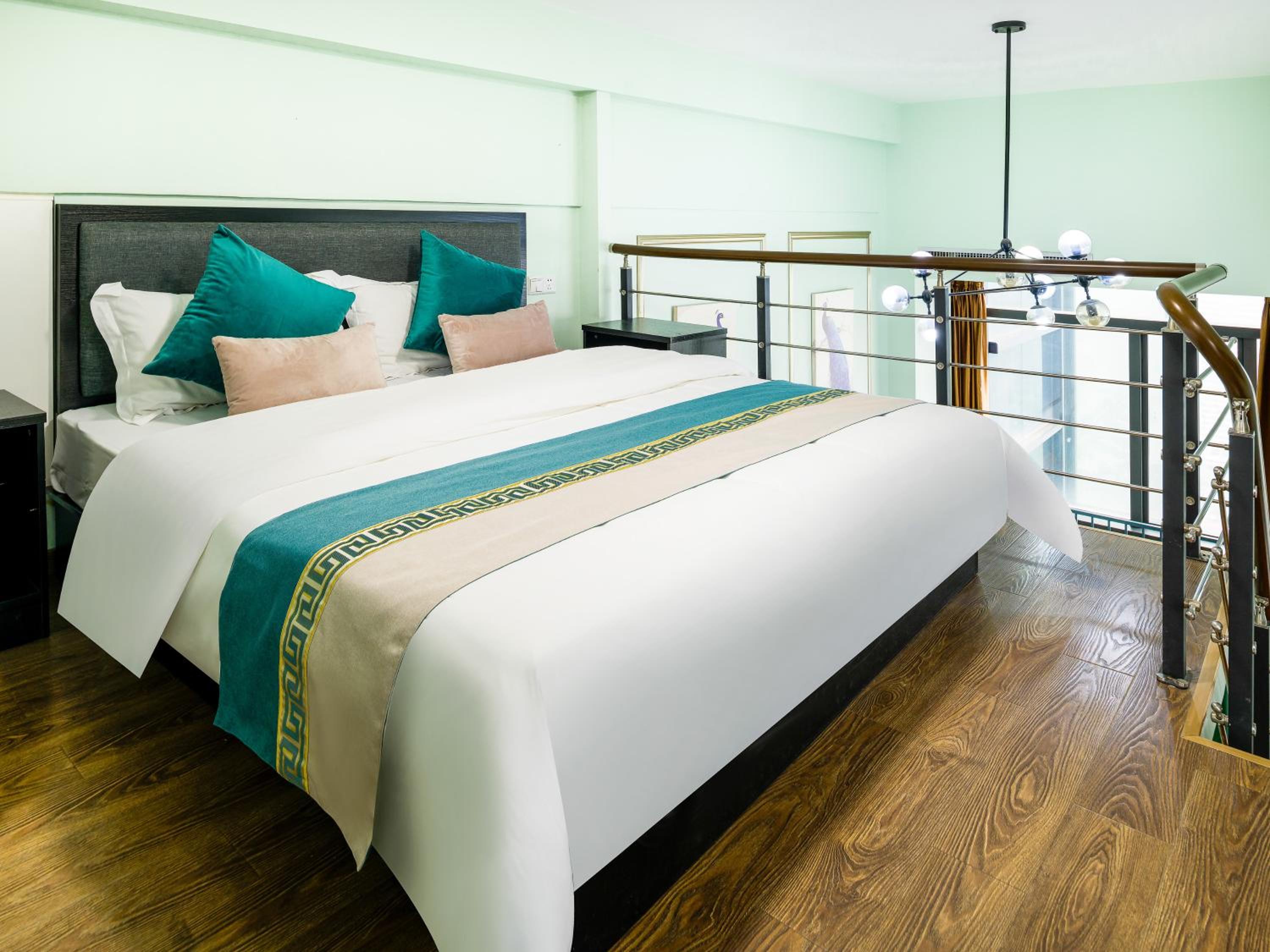April Fair Duplex Apartment Guangzhou South Railway Station Ao Yuan Yue Shi Dai Branch