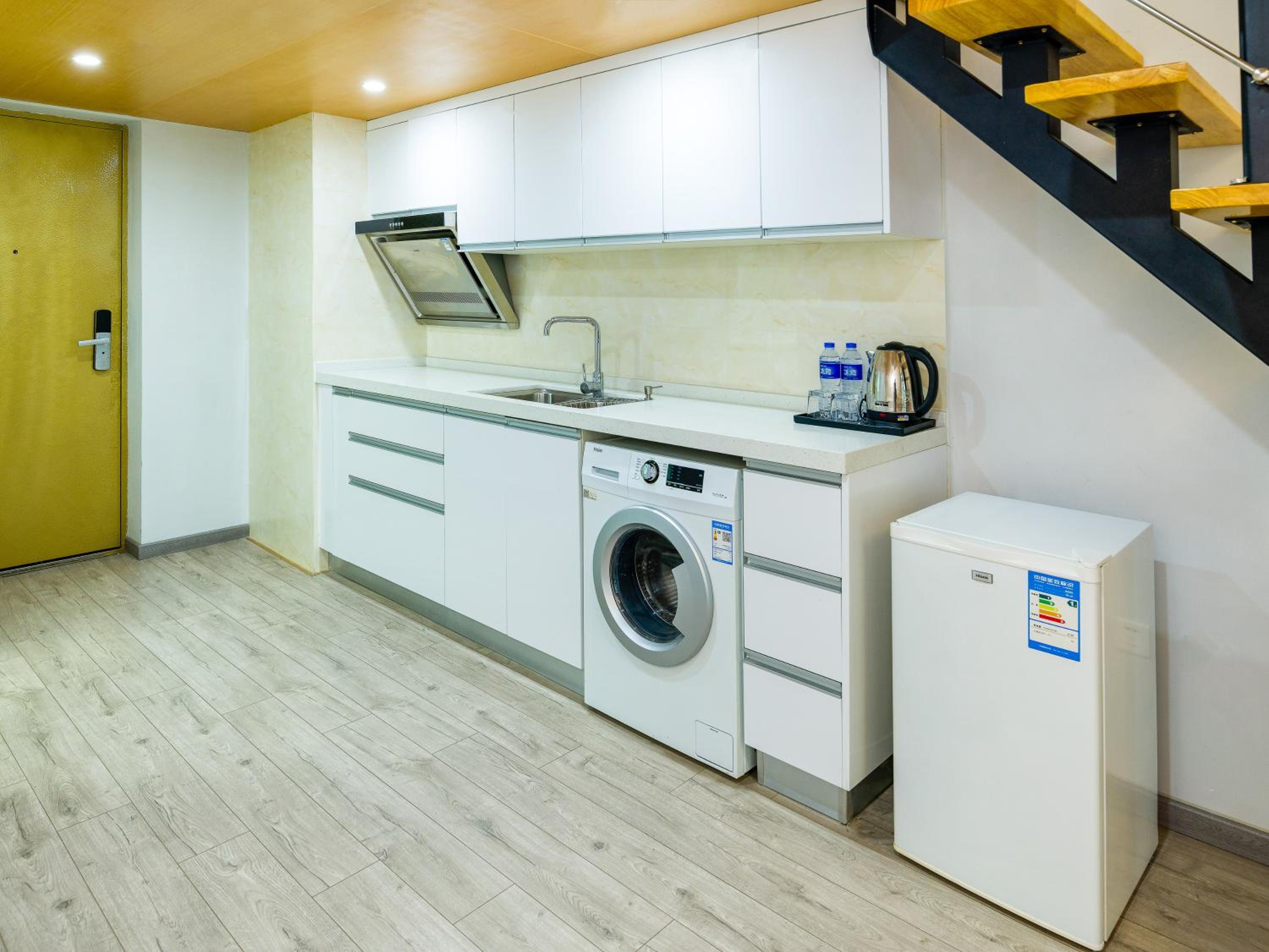 April Fair Duplex Apartment Guangzhou South Railway Station Ao Yuan Yue Shi Dai Branch