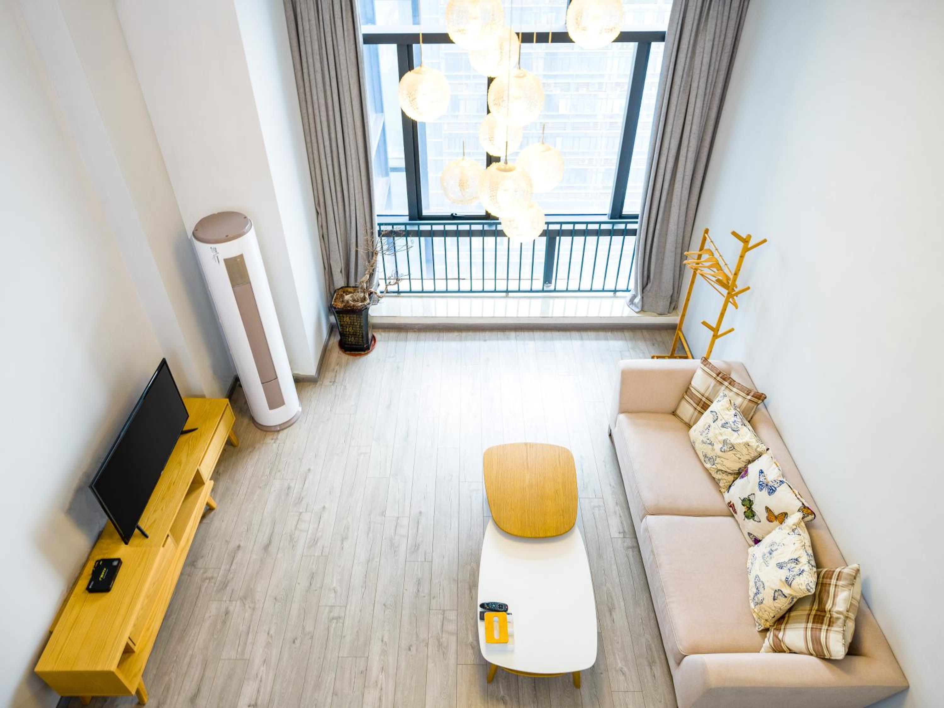 April Fair Duplex Apartment Guangzhou South Railway Station Ao Yuan Yue Shi Dai Branch