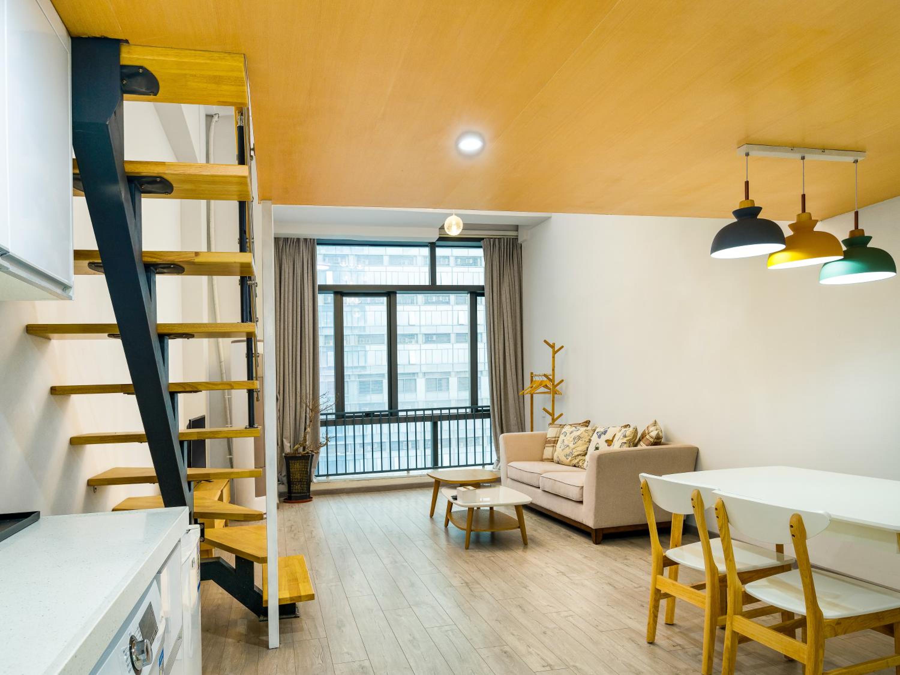 April Fair Duplex Apartment Guangzhou South Railway Station Ao Yuan Yue Shi Dai Branch