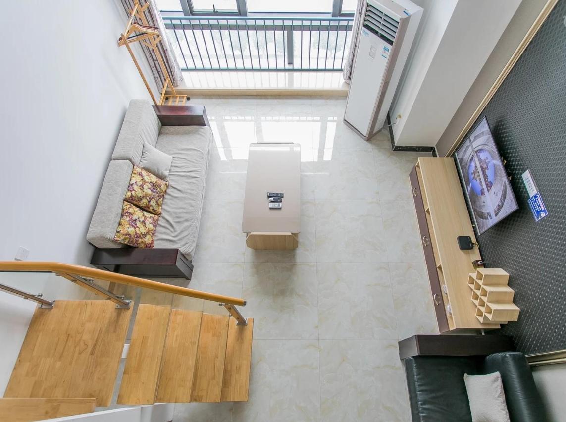 April Fair Duplex Apartment Guangzhou South Railway Station Ao Yuan Yue Shi Dai Branch