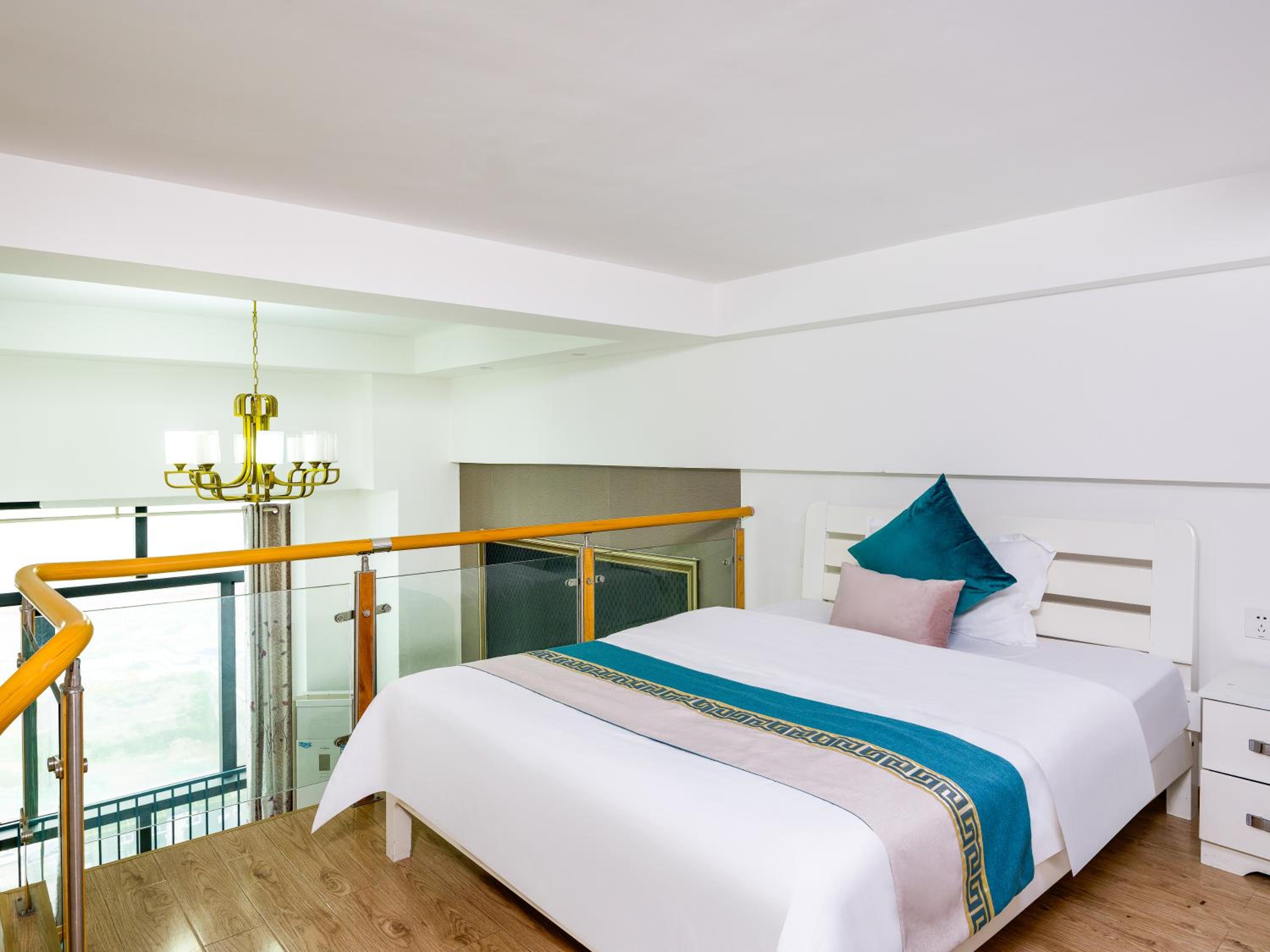 April Fair Duplex Apartment Guangzhou South Railway Station Ao Yuan Yue Shi Dai Branch