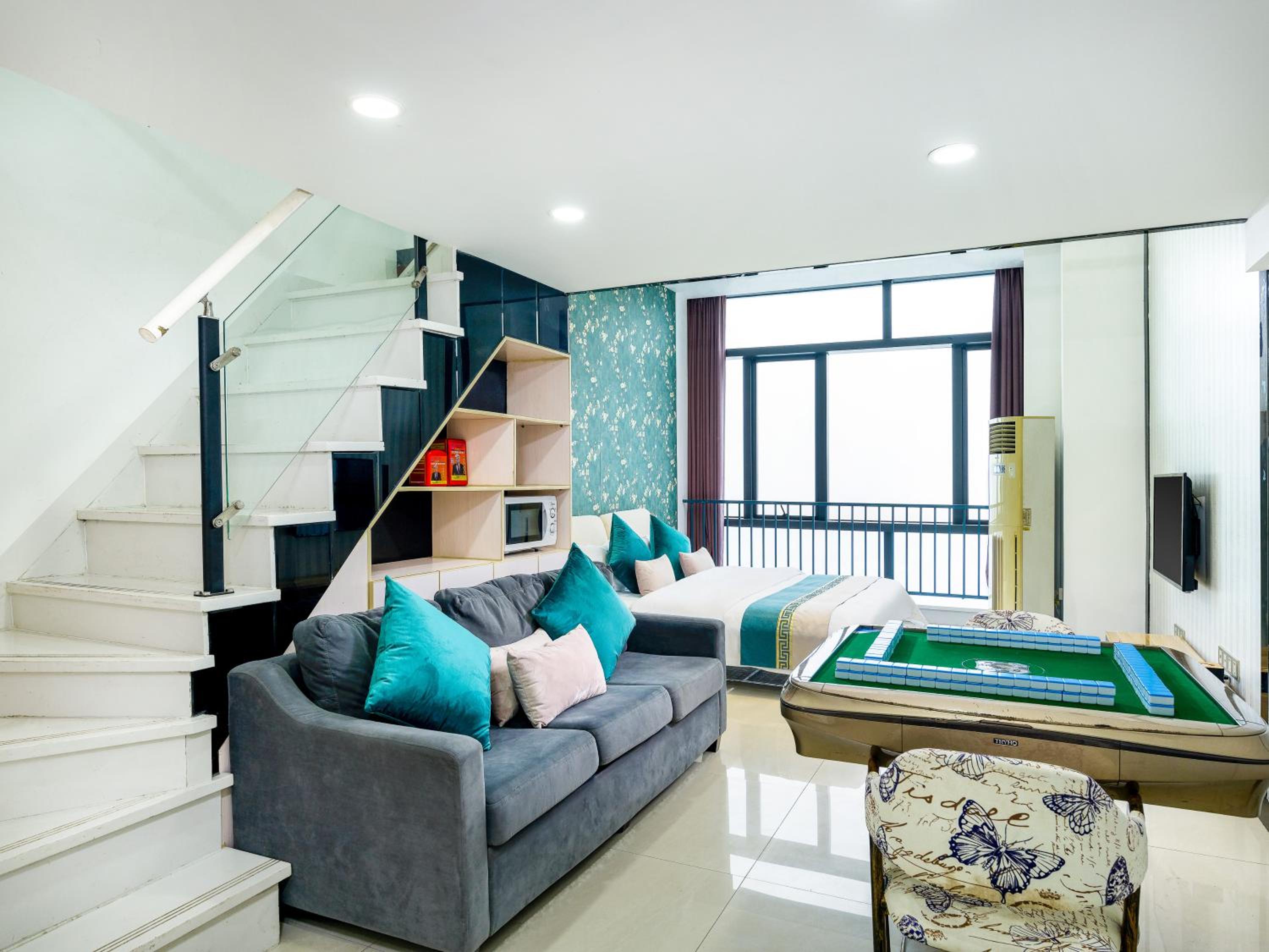 April Fair Duplex Apartment Guangzhou South Railway Station Ao Yuan Yue Shi Dai Branch