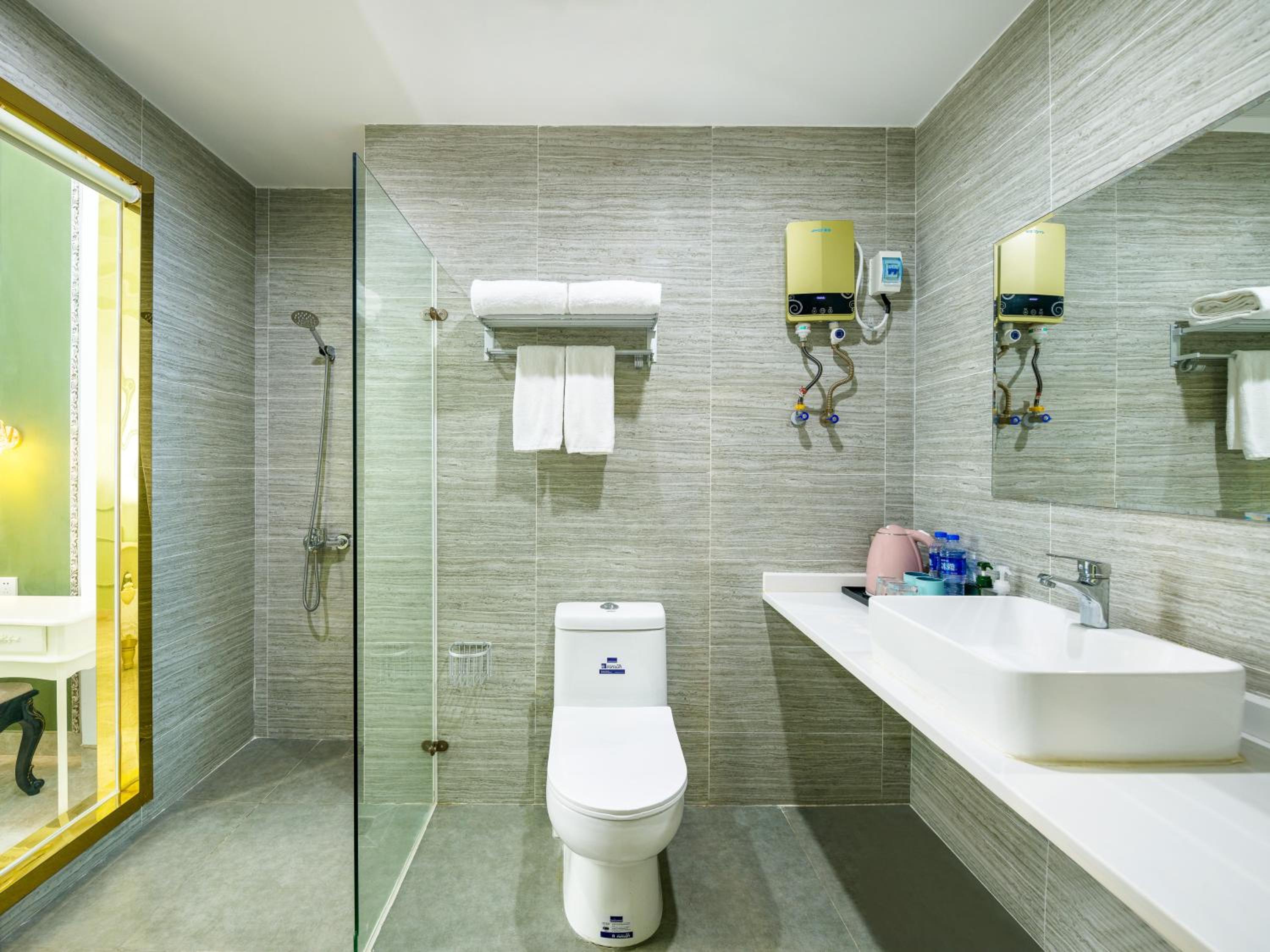 April Fair Duplex Apartment Guangzhou South Railway Station Ao Yuan Yue Shi Dai Branch