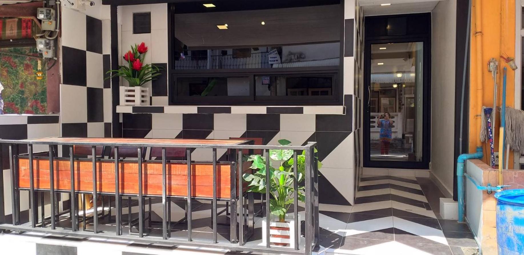 Benjamas hostels