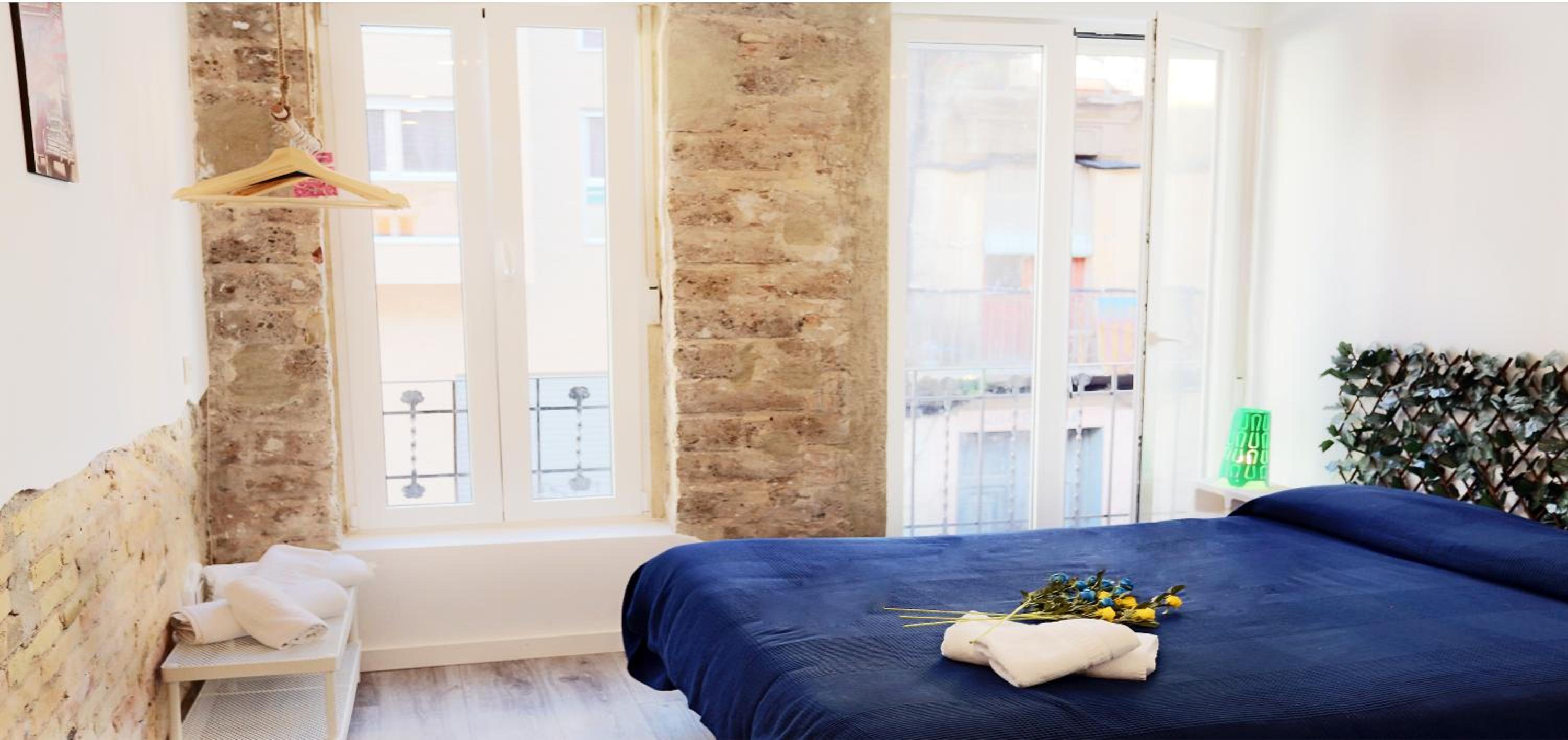 Loft independiente con Piscina compartida en Centro de Valencia view 5