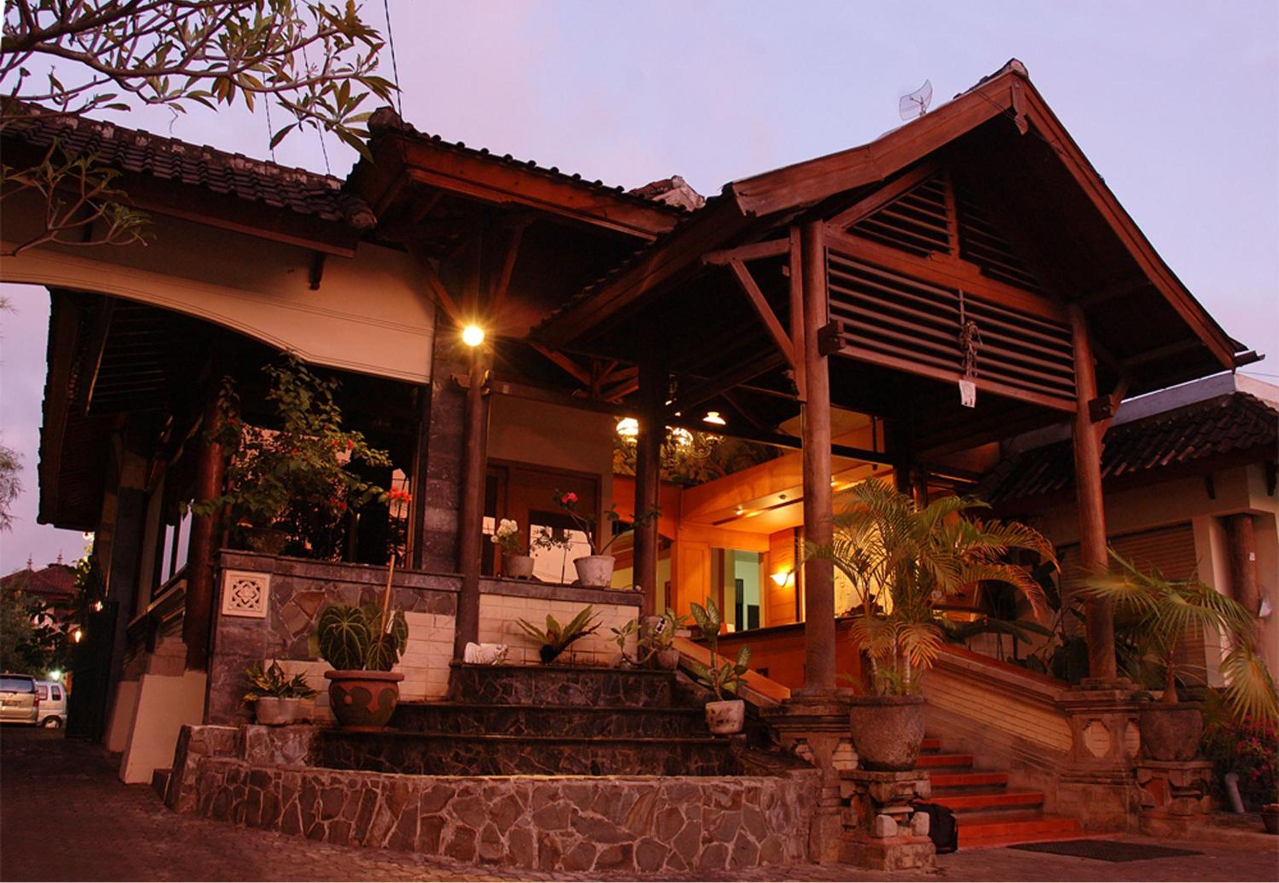 Hotel Yulia Village Inn Ubud - Image 1