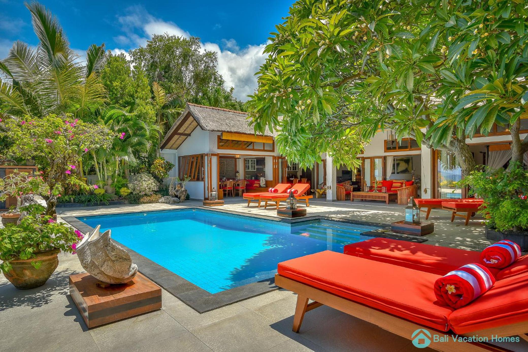 Villa Kamboja - Intimate Luxury Lovina Beach Villa