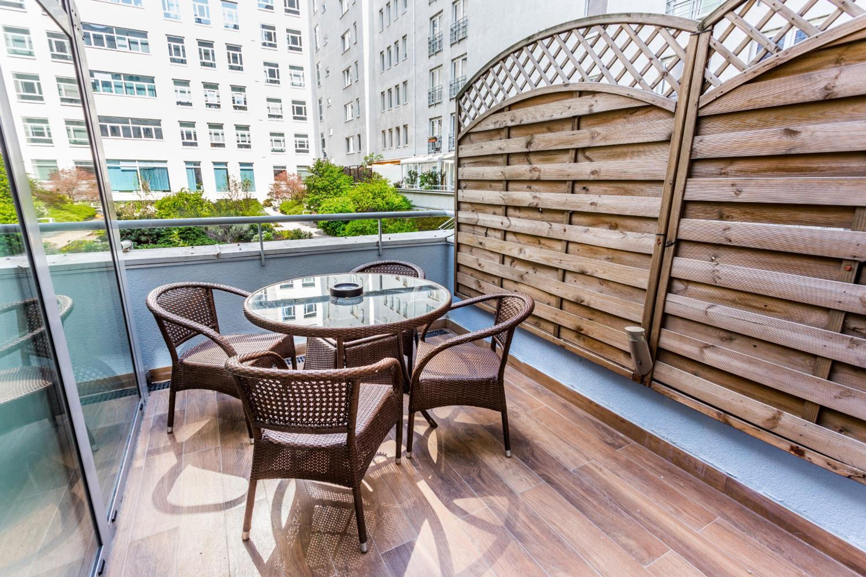 JessApart– Babka Tower Apartment
