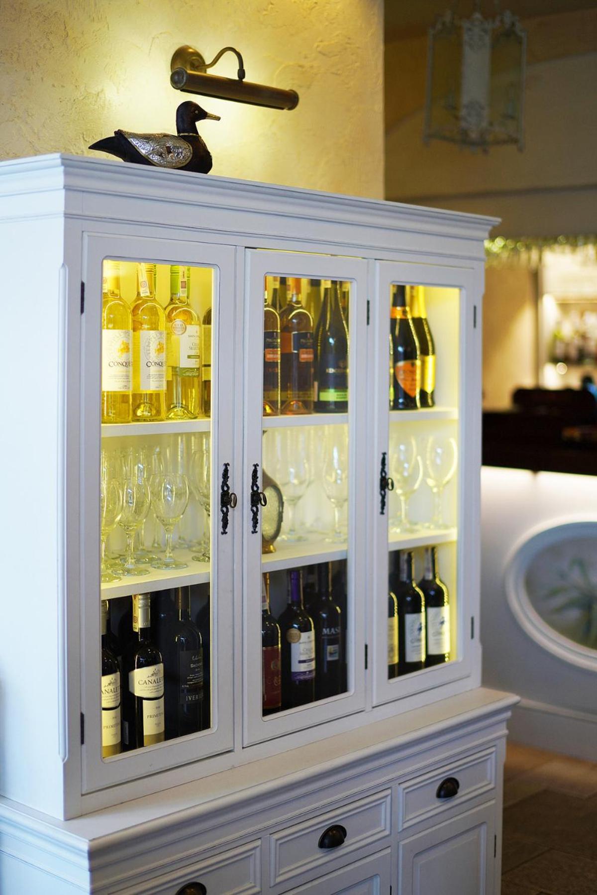 bar