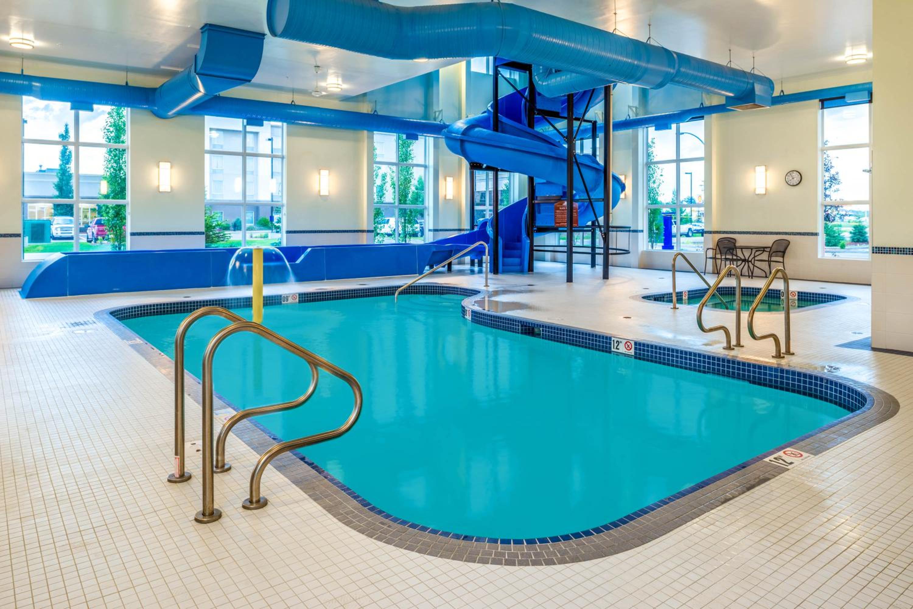 Red Deer Vacations - Microtel Inn  Suites by Wyndham Red Deer - Property Image 3