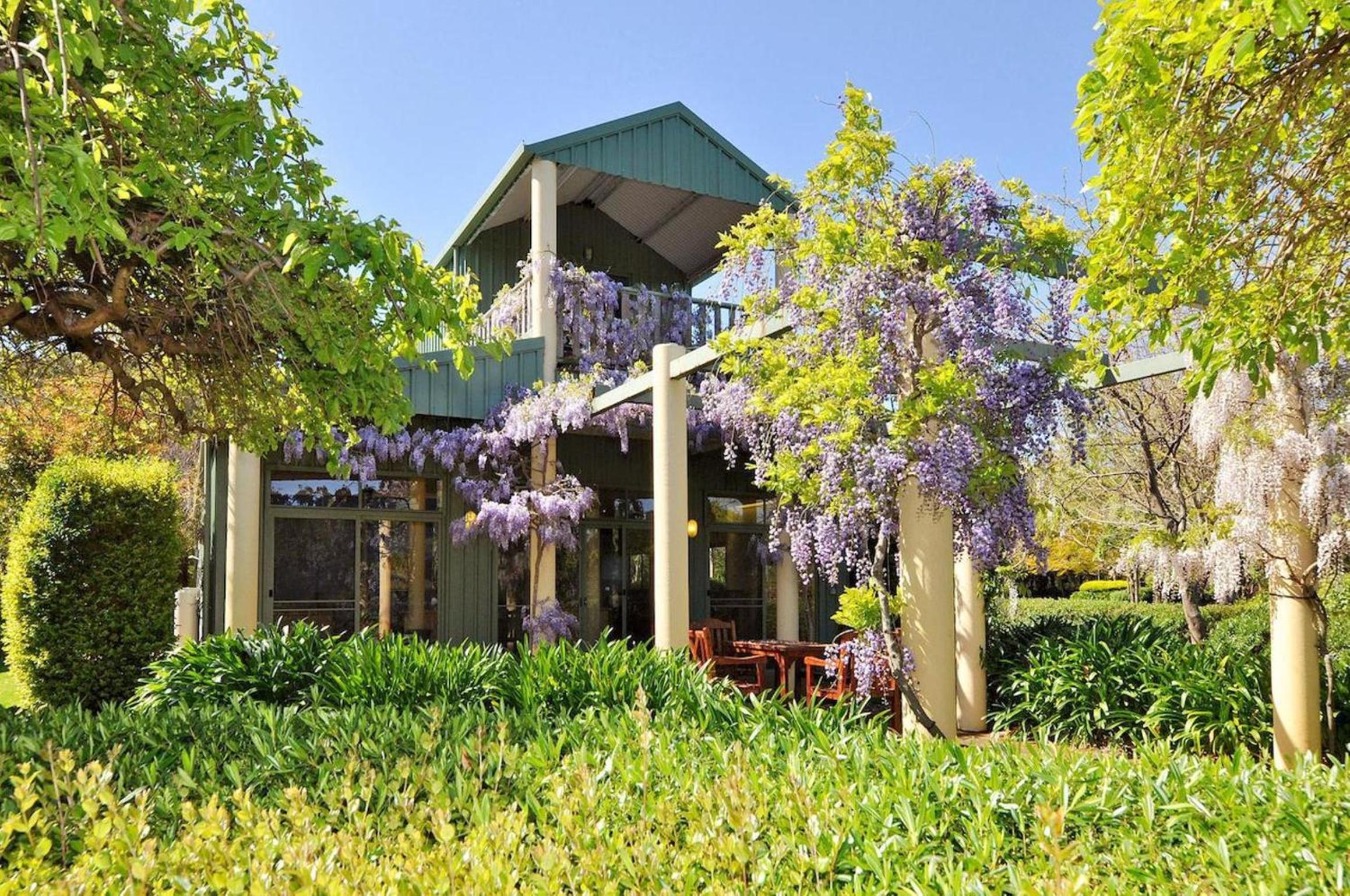 Tree Elle Retreat