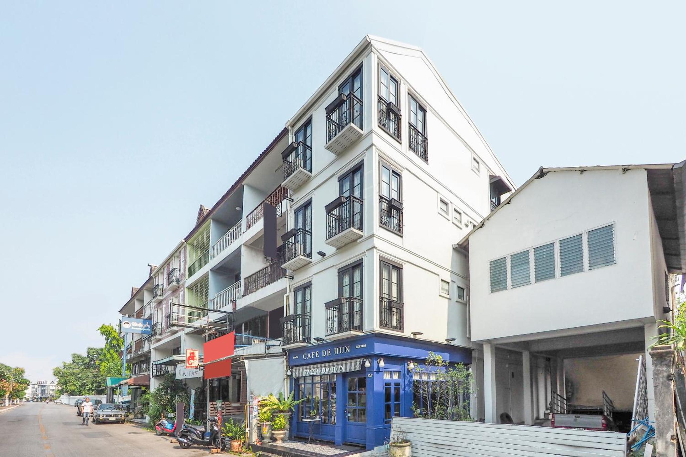 Hotel OYO 899 Villa De Hun - Image 1