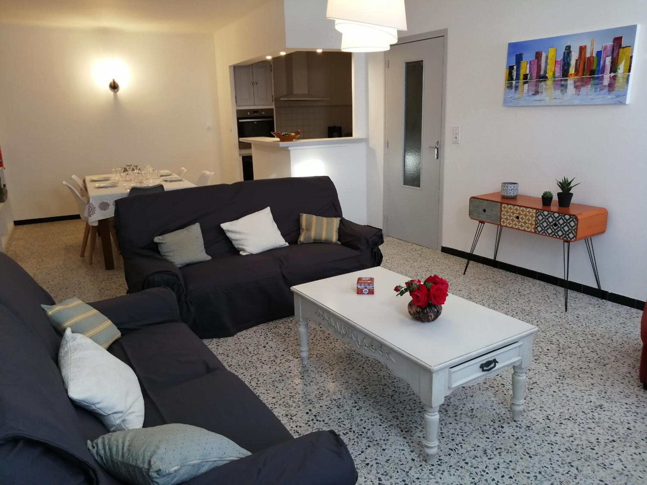 BEL APPARTEMENT SPACIEUX CENTRE VILLE UZES T3, photo 4