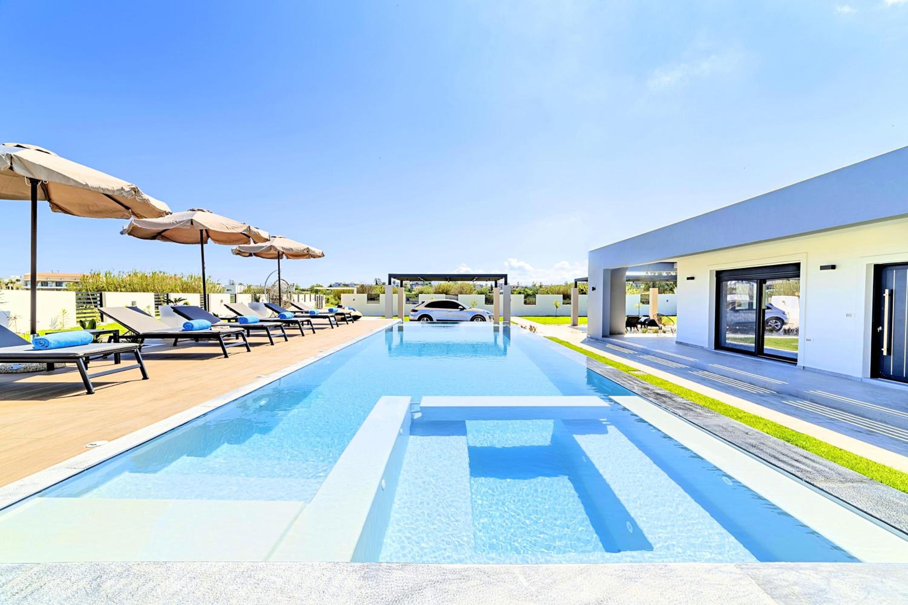 Villa Solaris Heated Pool & Jacuzzi view 3