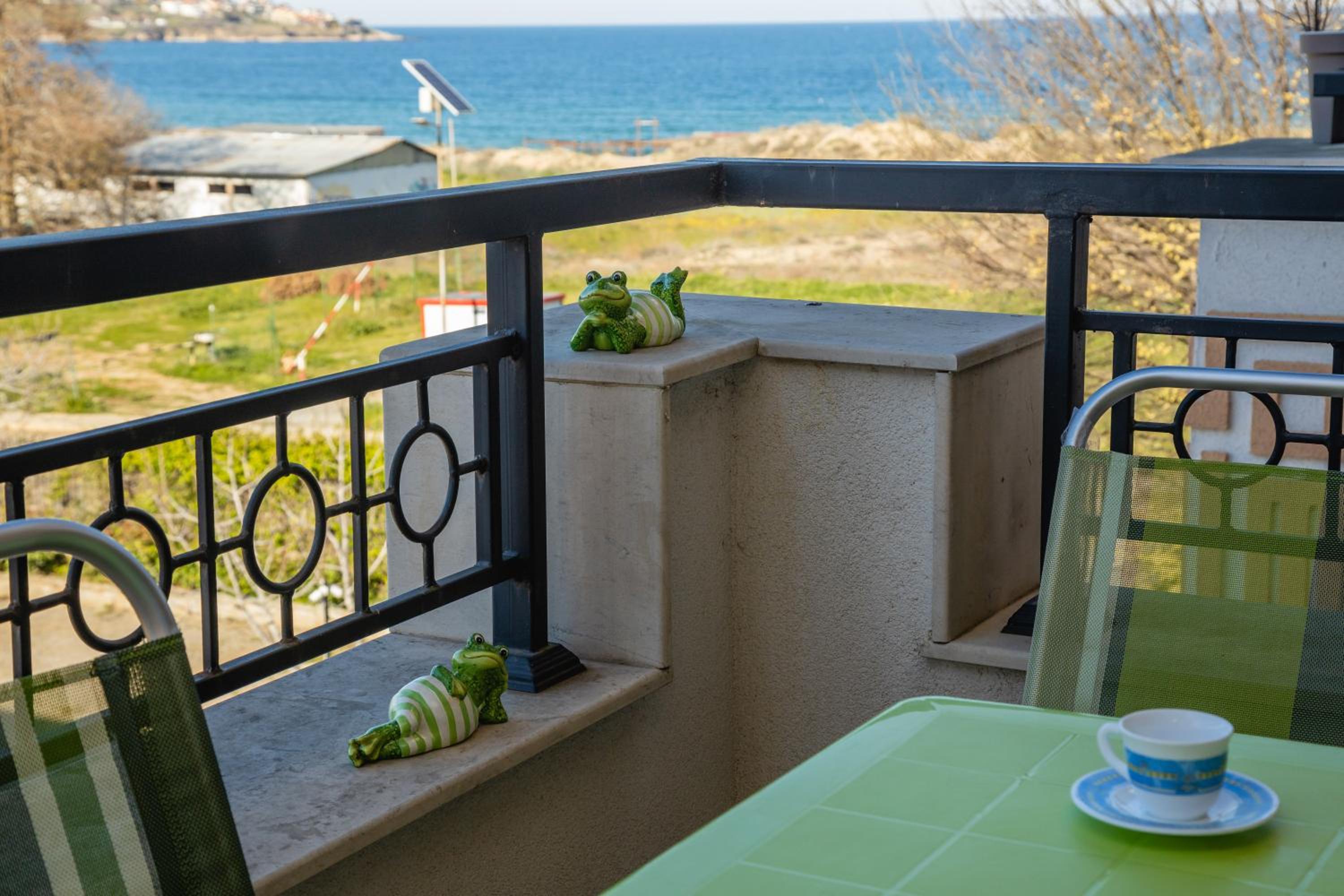 Green Life One-Bedroom Apartment with Sea View by Flаt Manаger view 4