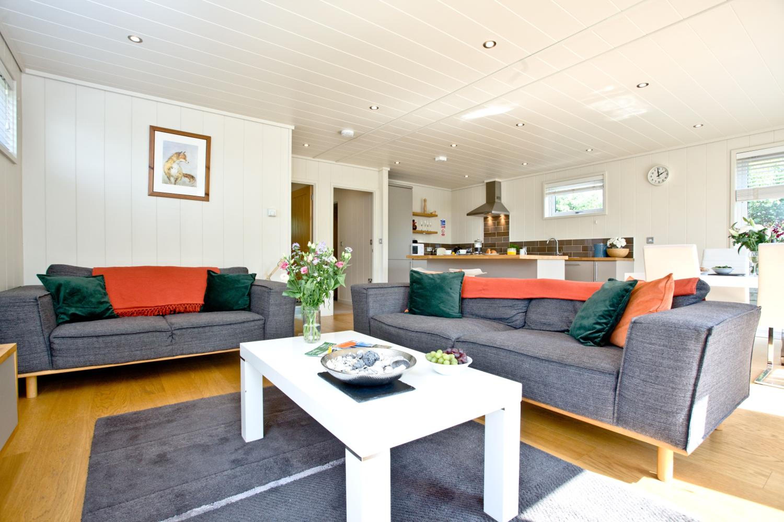 The Sleights, Strawberryfield Park - Hot Tub - Free WiFi & Parking - Pets Allowed 2 view 4