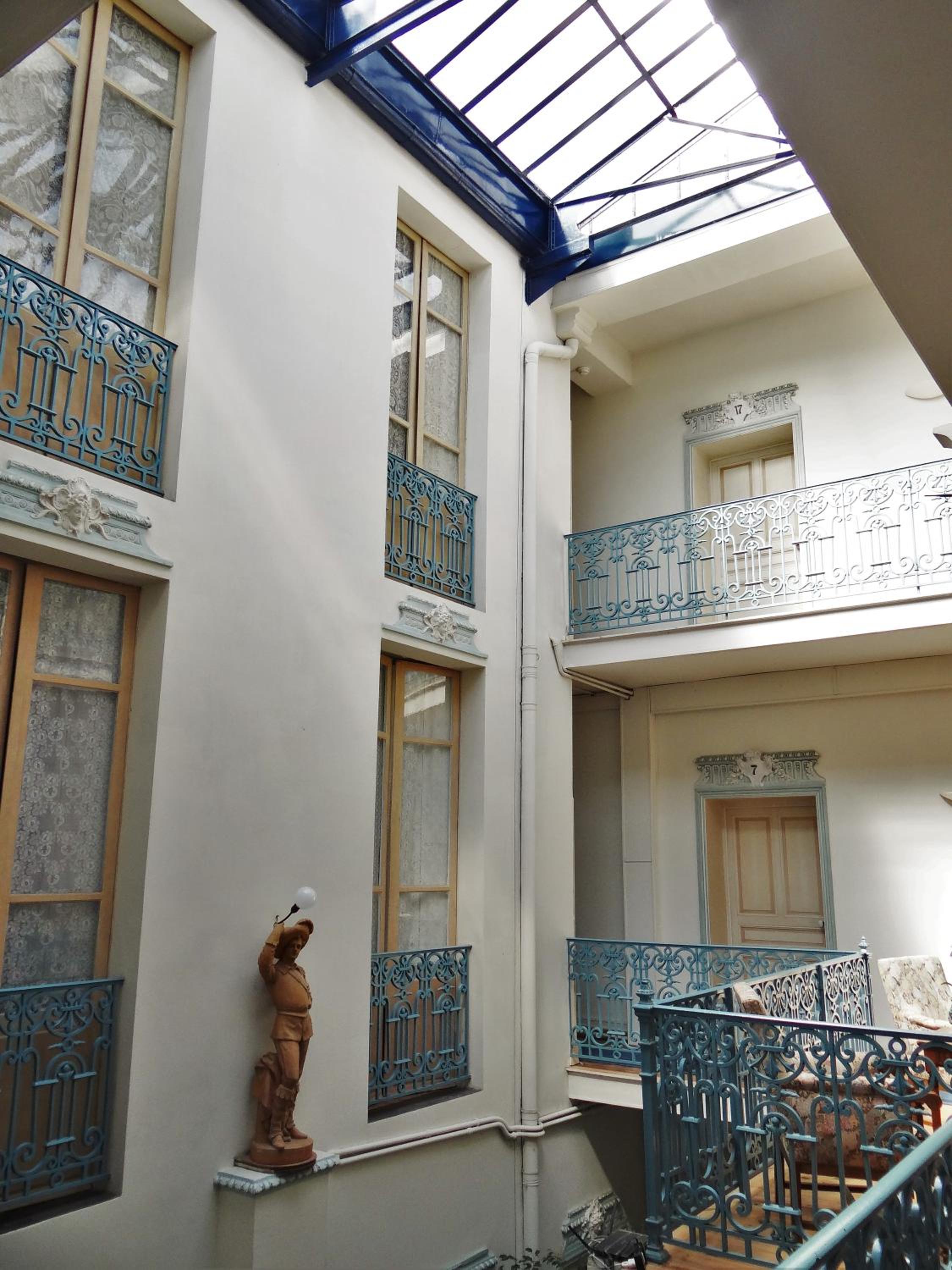 balcony