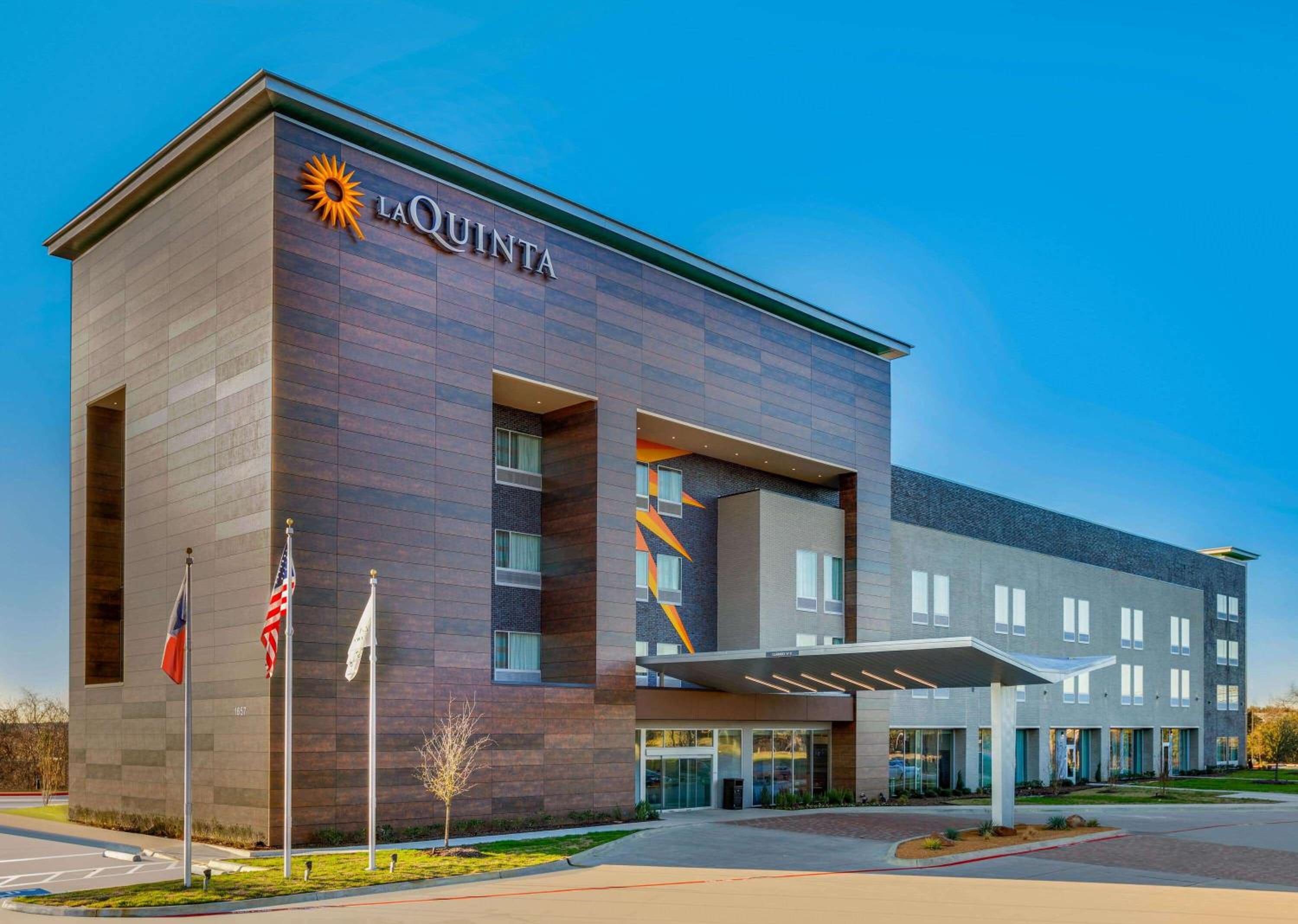 Dallas / Fort Worth Vacations - La Quinta Inn  Suites by Wyndham Lewisville - Property Image 3