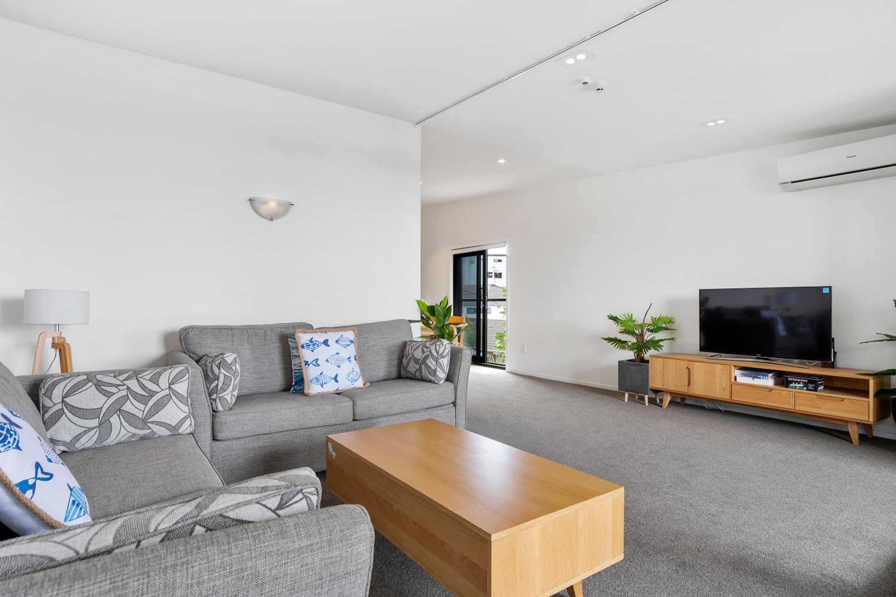Rooftop Retreat - Mount Maunganui Holiday Home view 4