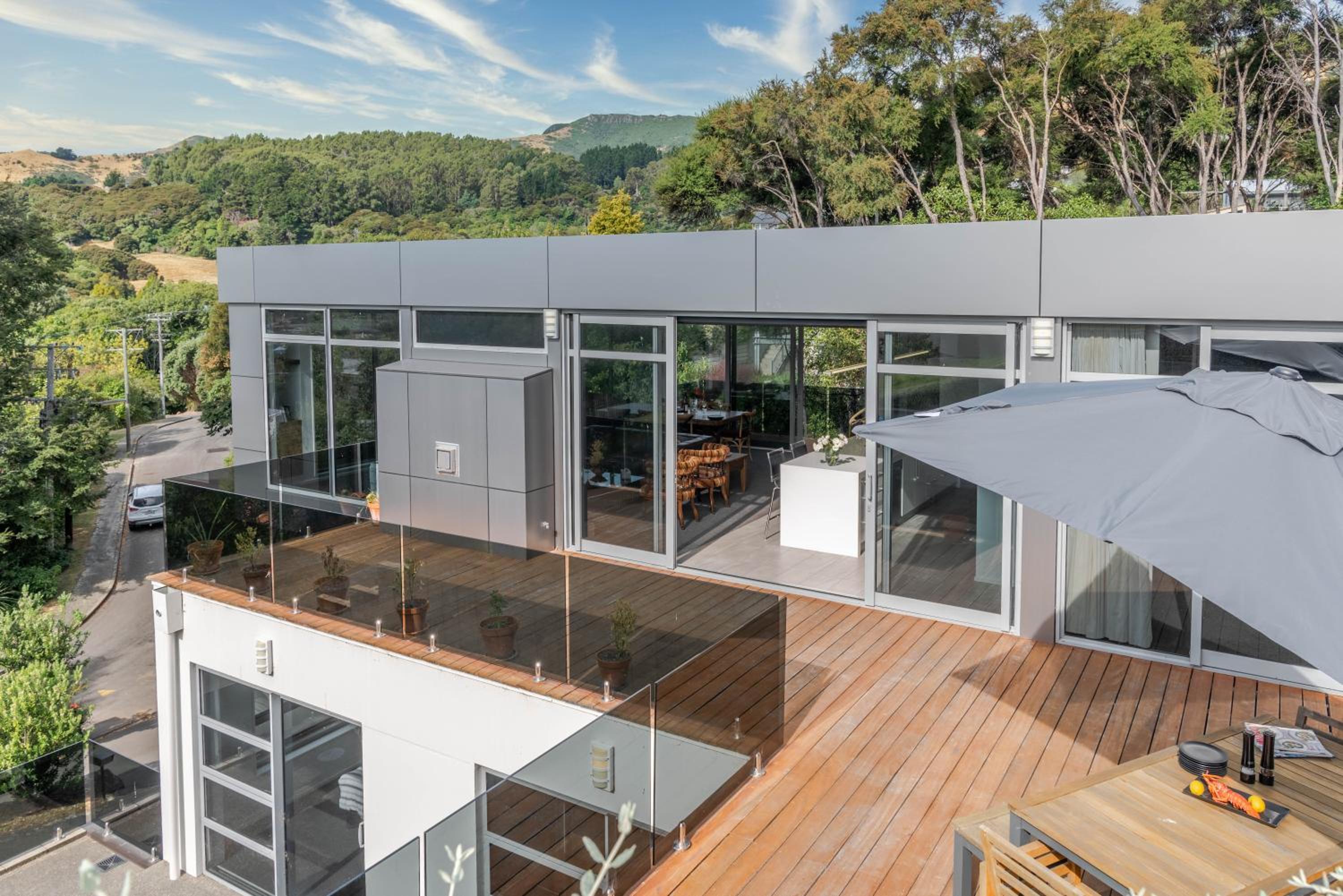La Maison De Verre - Akaroa Holiday Home view 5