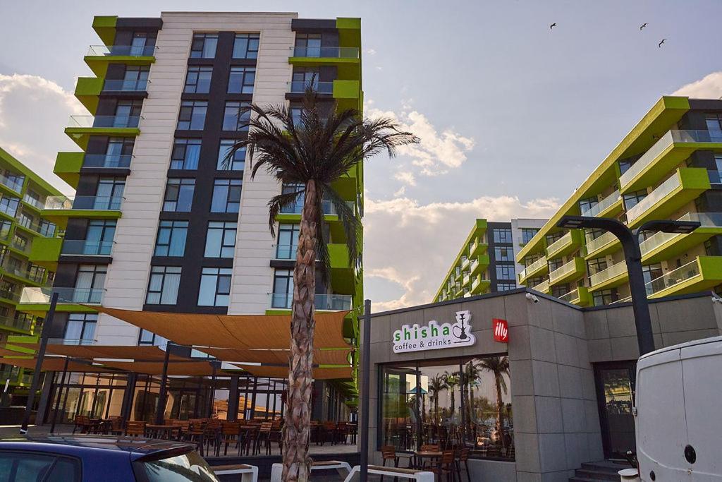 Hotel Sea Love apt SPA n Pools Beach Resort - Image 1