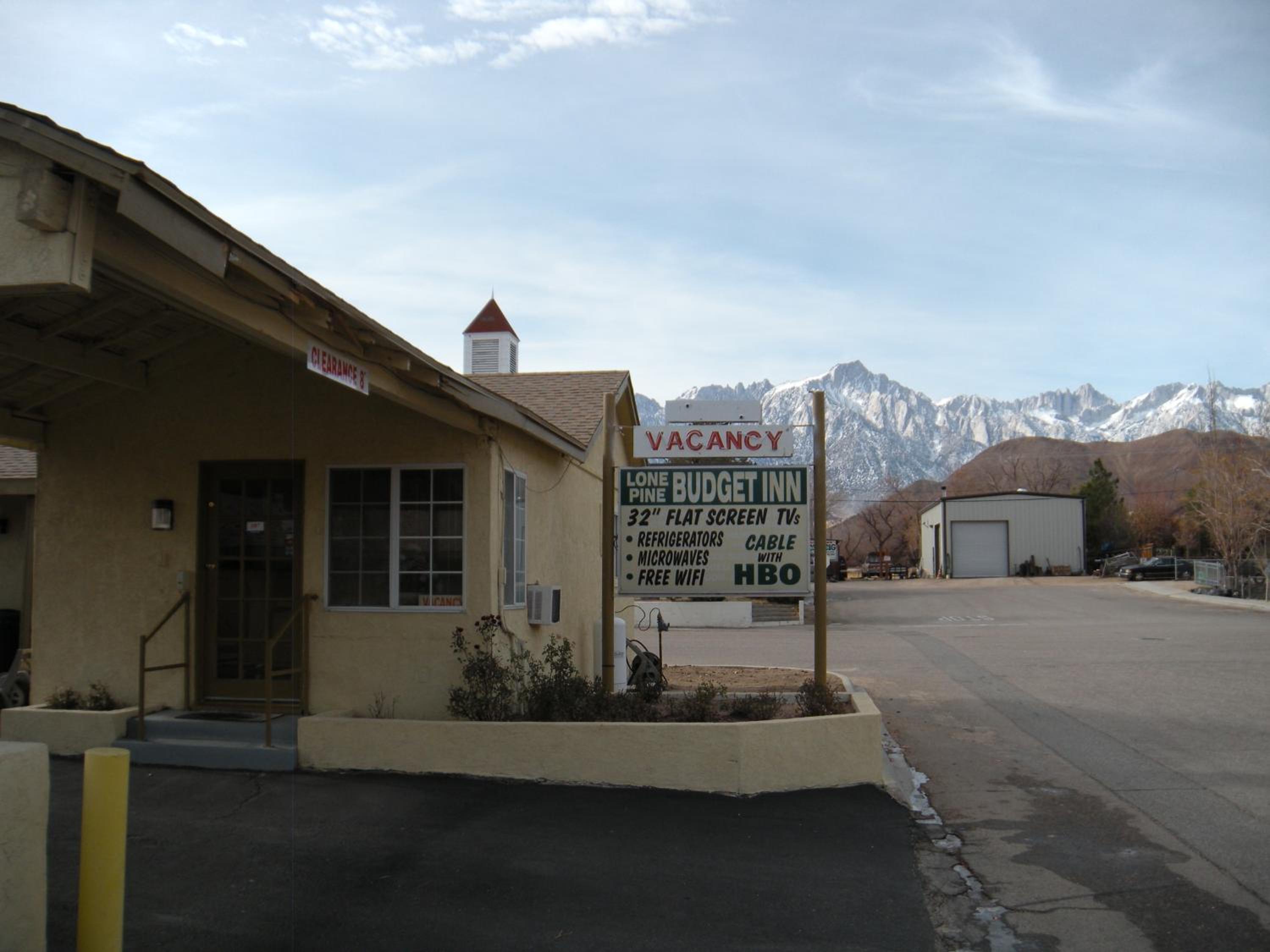 Lone Pine Budget Inn view 4