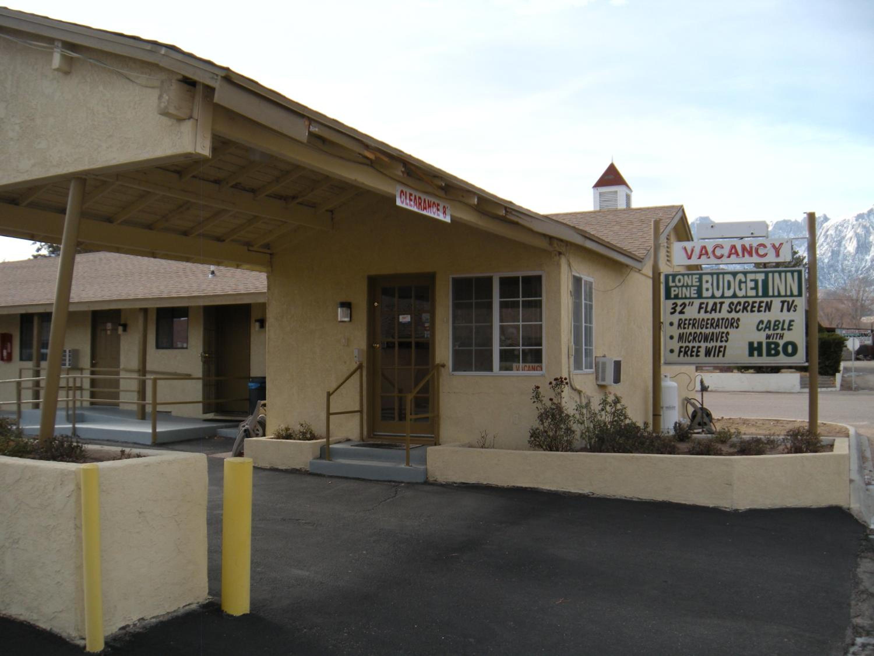 Lone Pine Budget Inn view 3