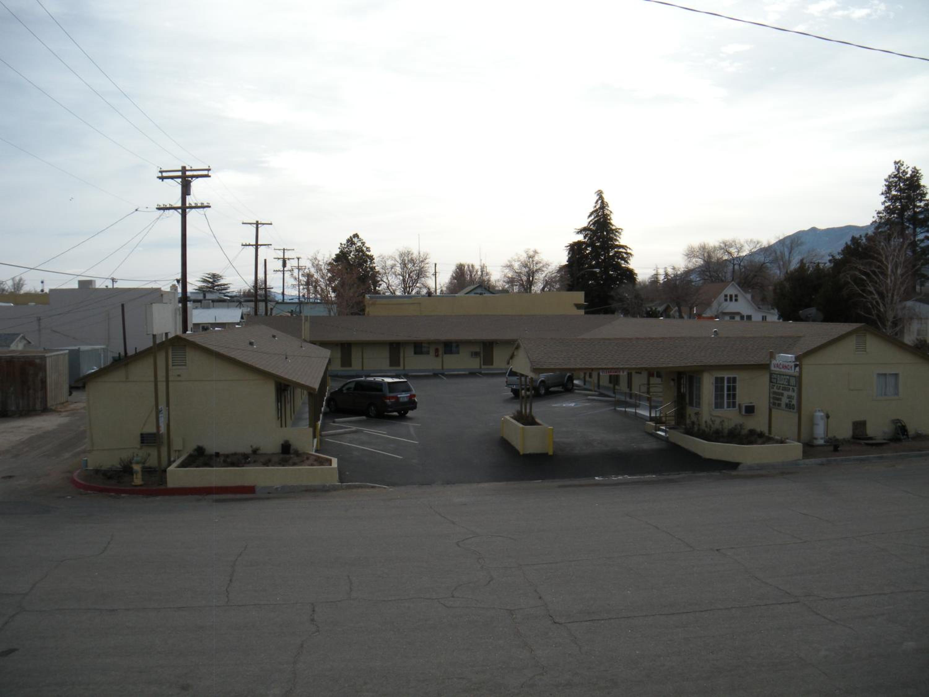Lone Pine Budget Inn view 5