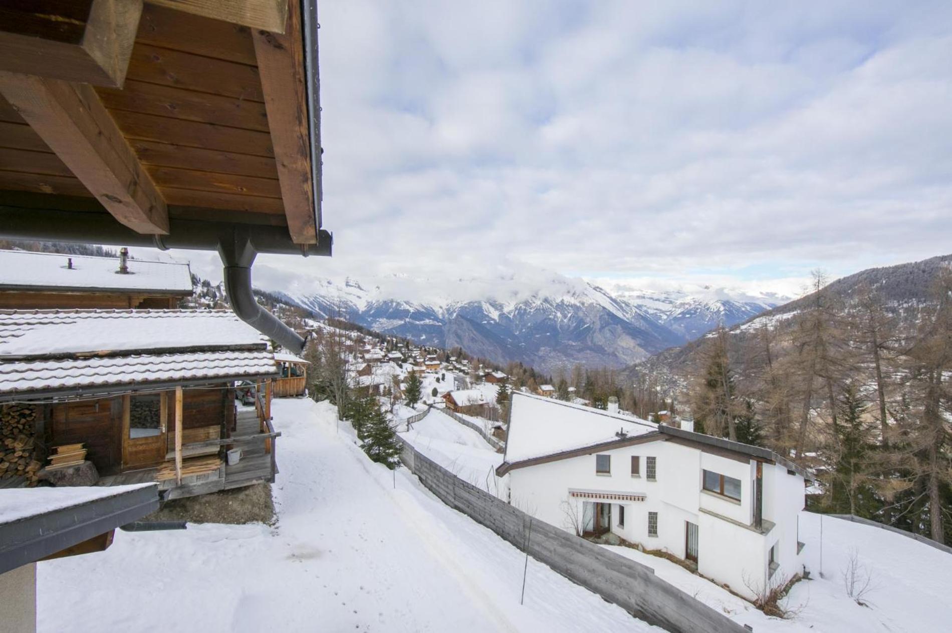 Chalet La Caleche view 3