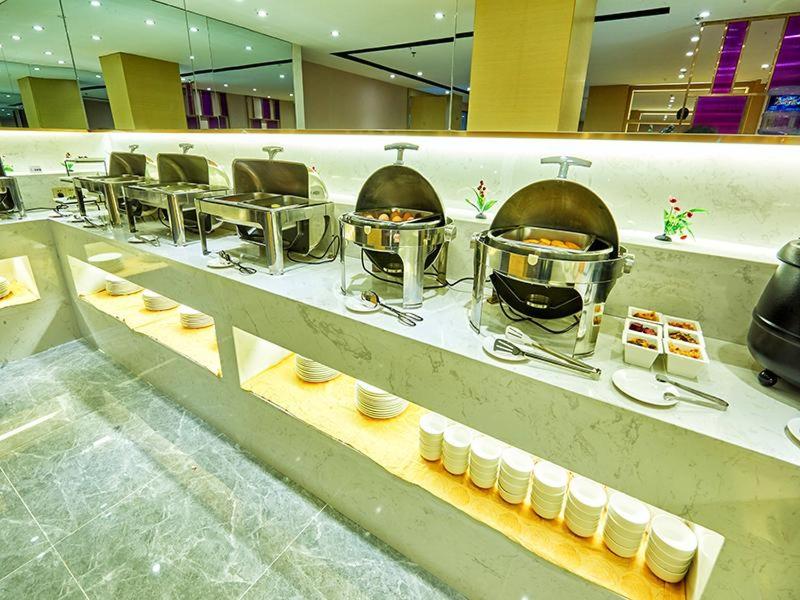Lavande Hotel Changchun Peoples Square view 4