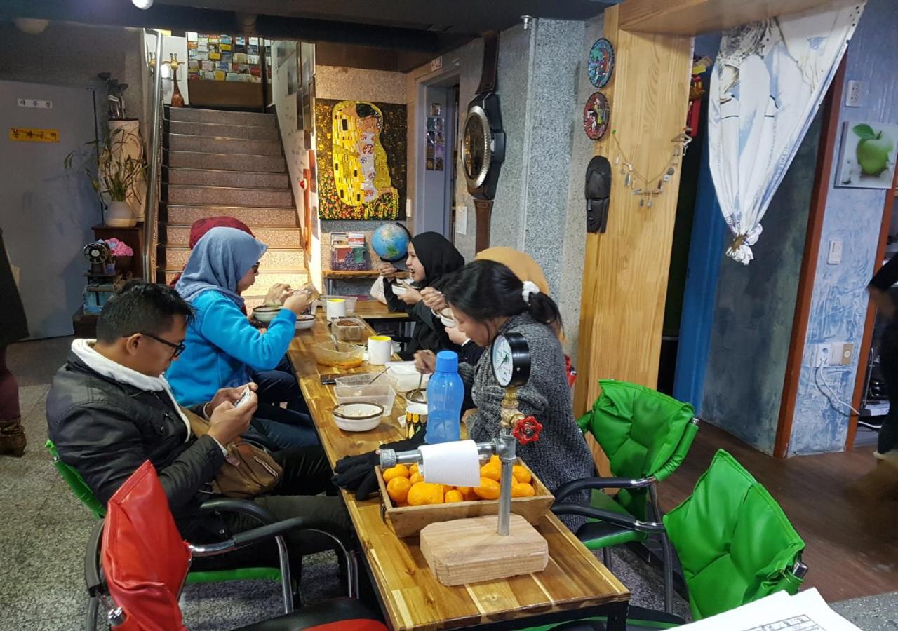 Gudeok Guesthouse