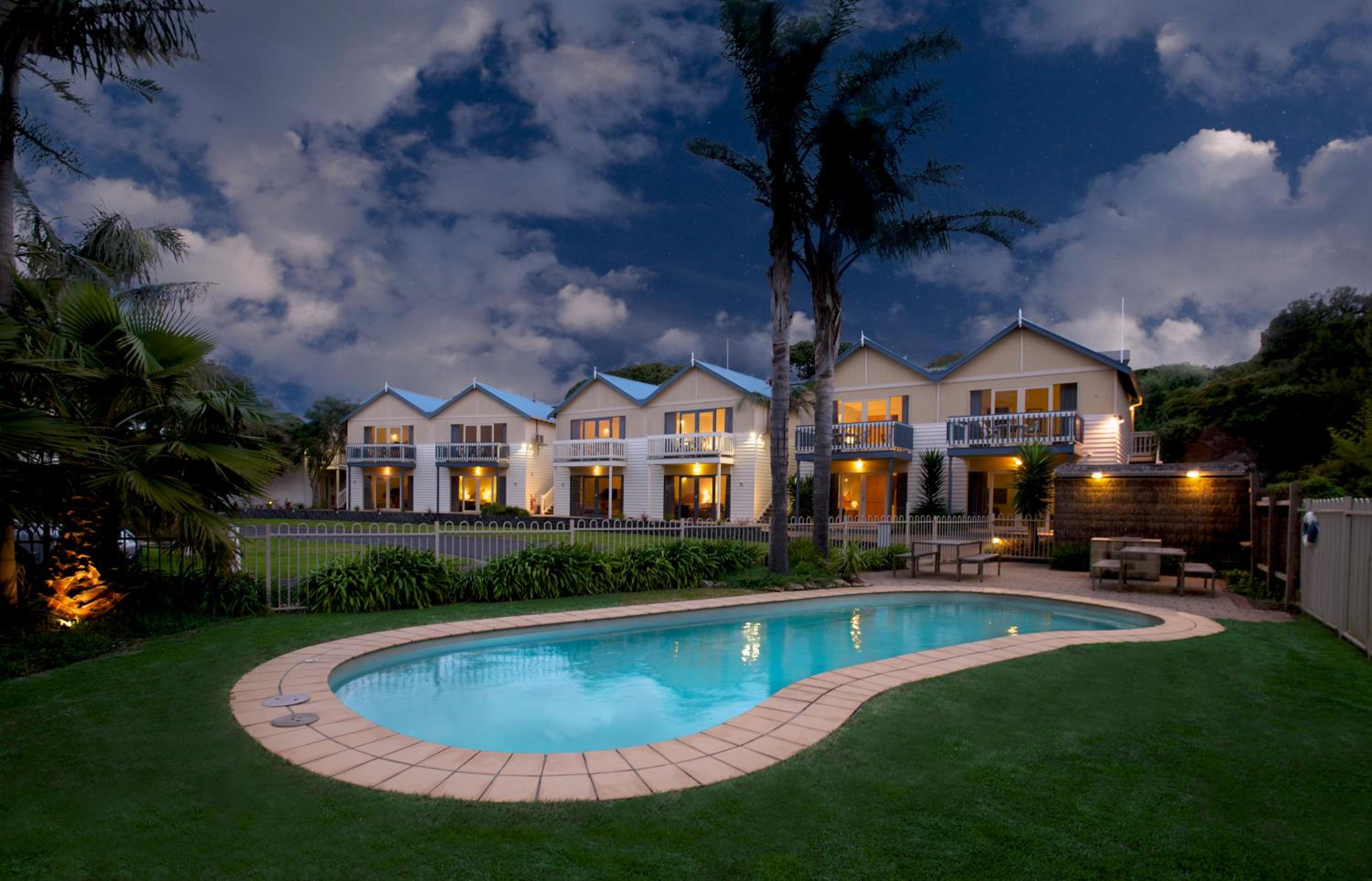 Boathouse Resort Studios and Suites