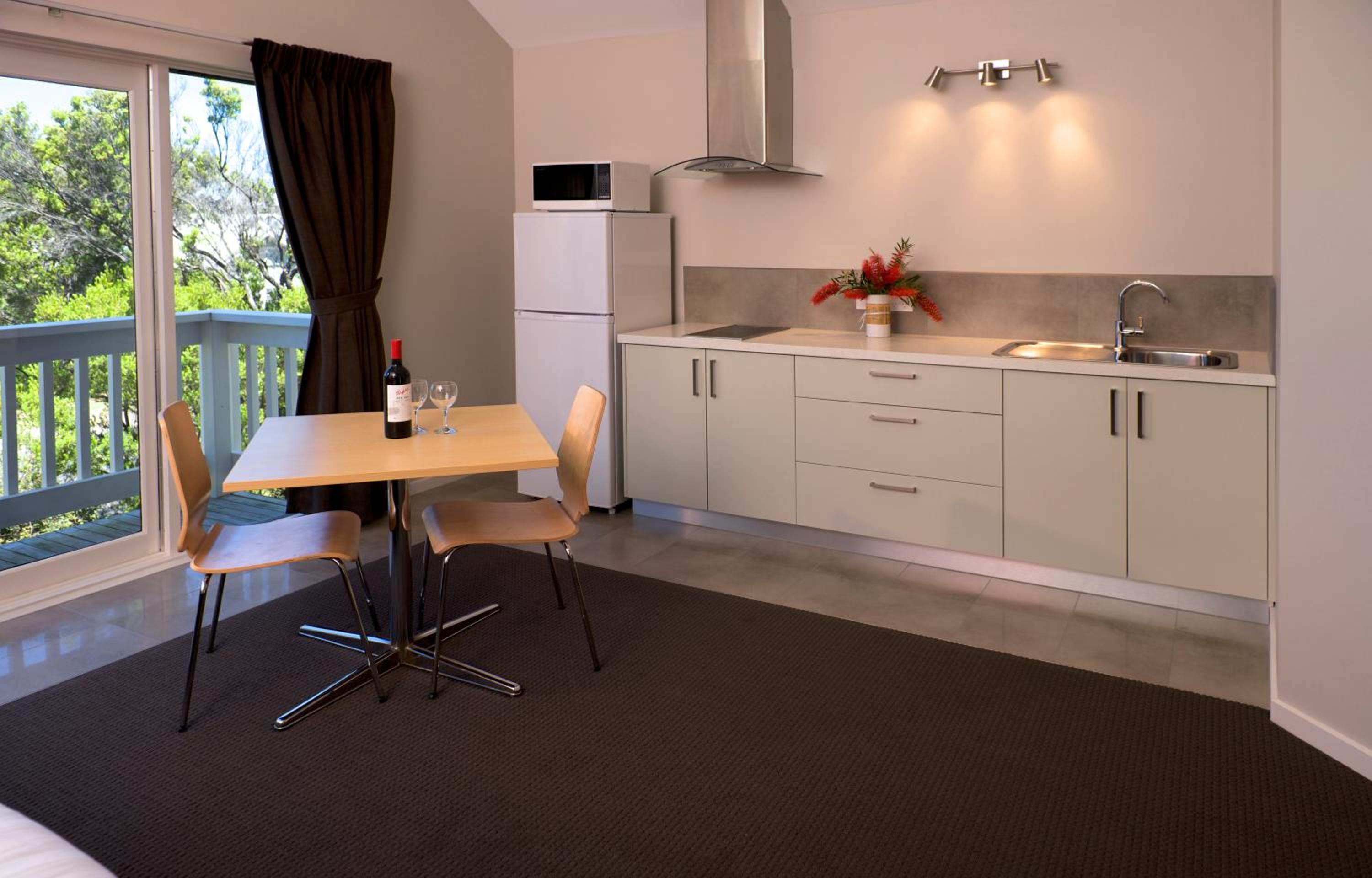 Boathouse Resort Studios and Suites