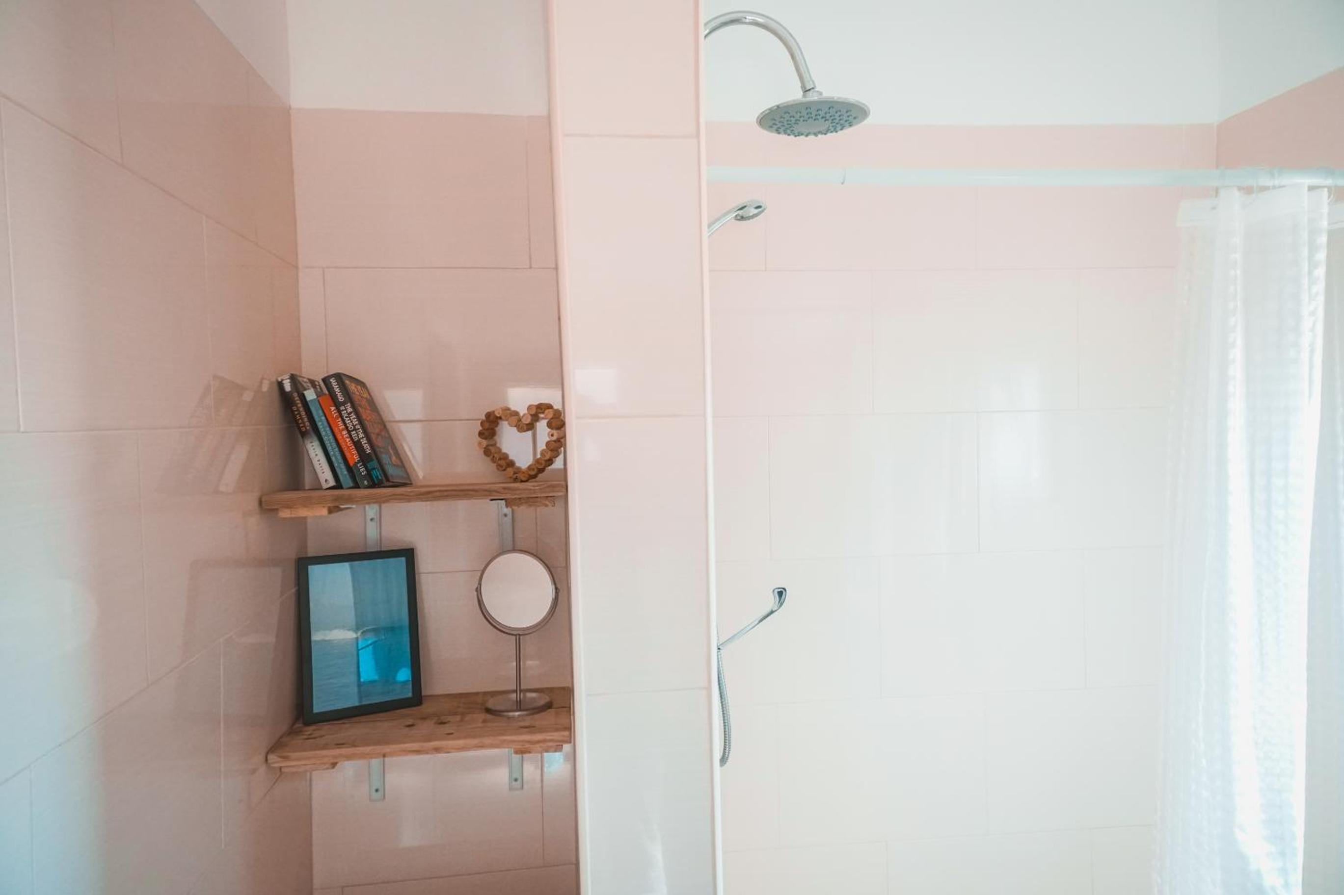 Oasis Backpackers Hostel Sintra Surf