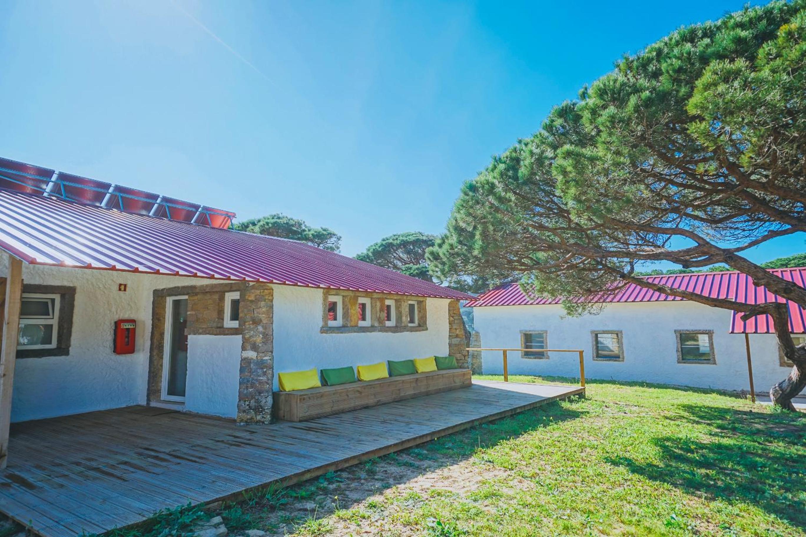 Oasis Backpackers Hostel Sintra Surf