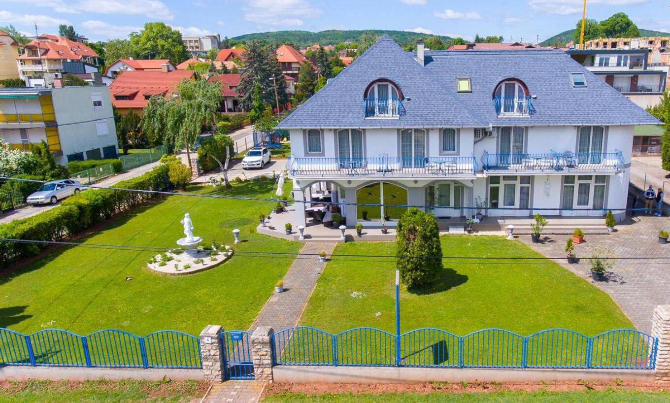 Margret Ház view 3