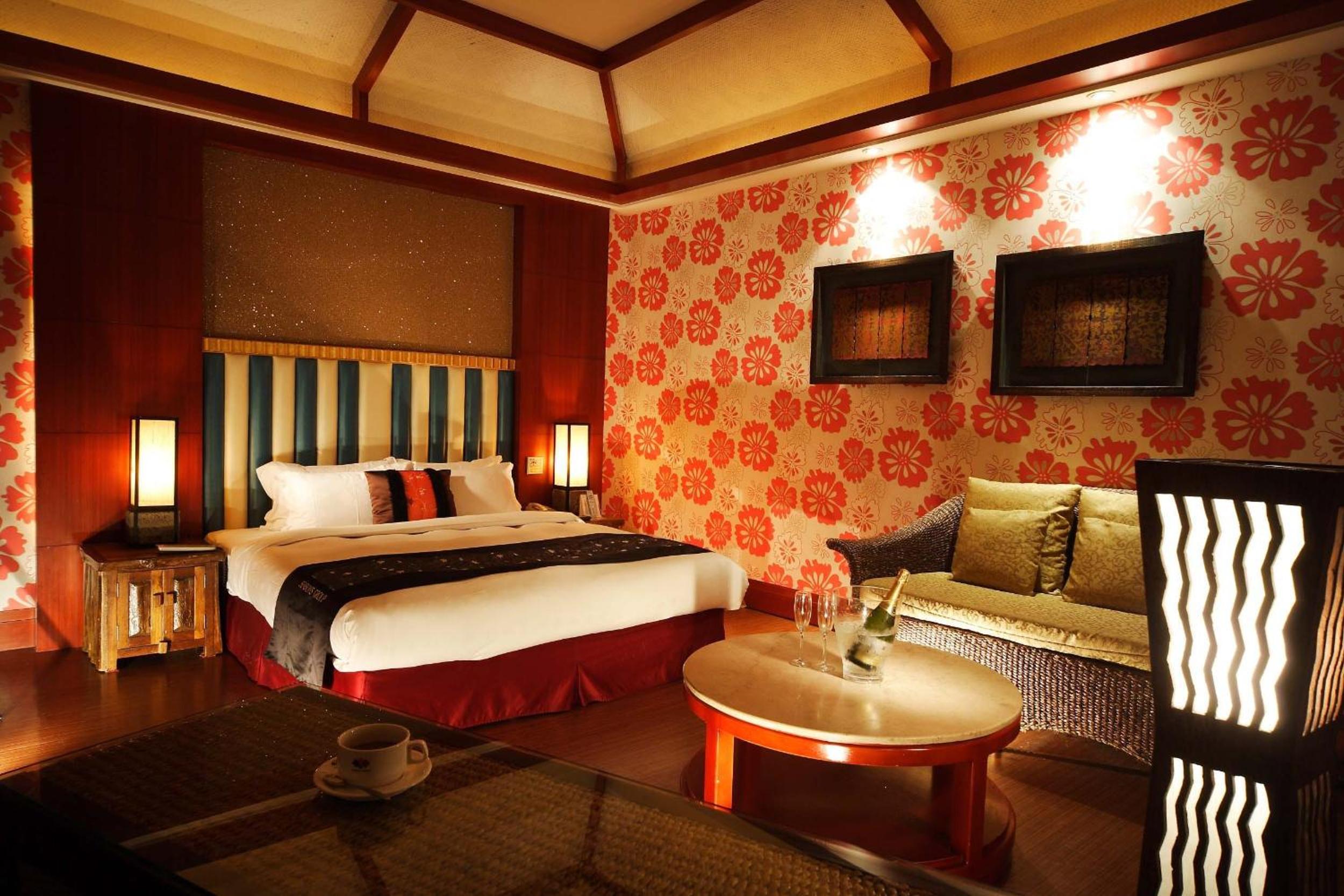 Seasons Boutique Motel