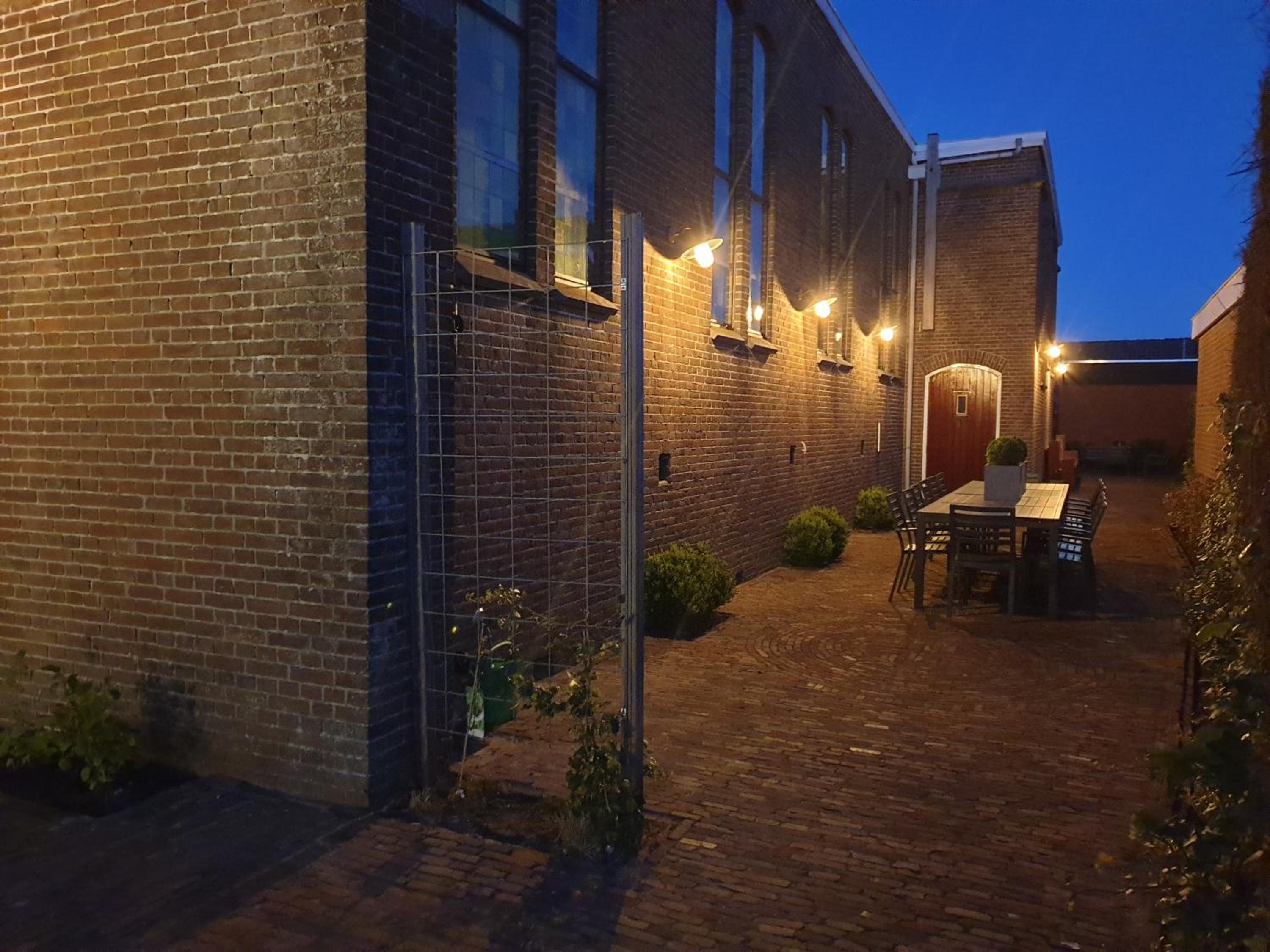 Photo 33