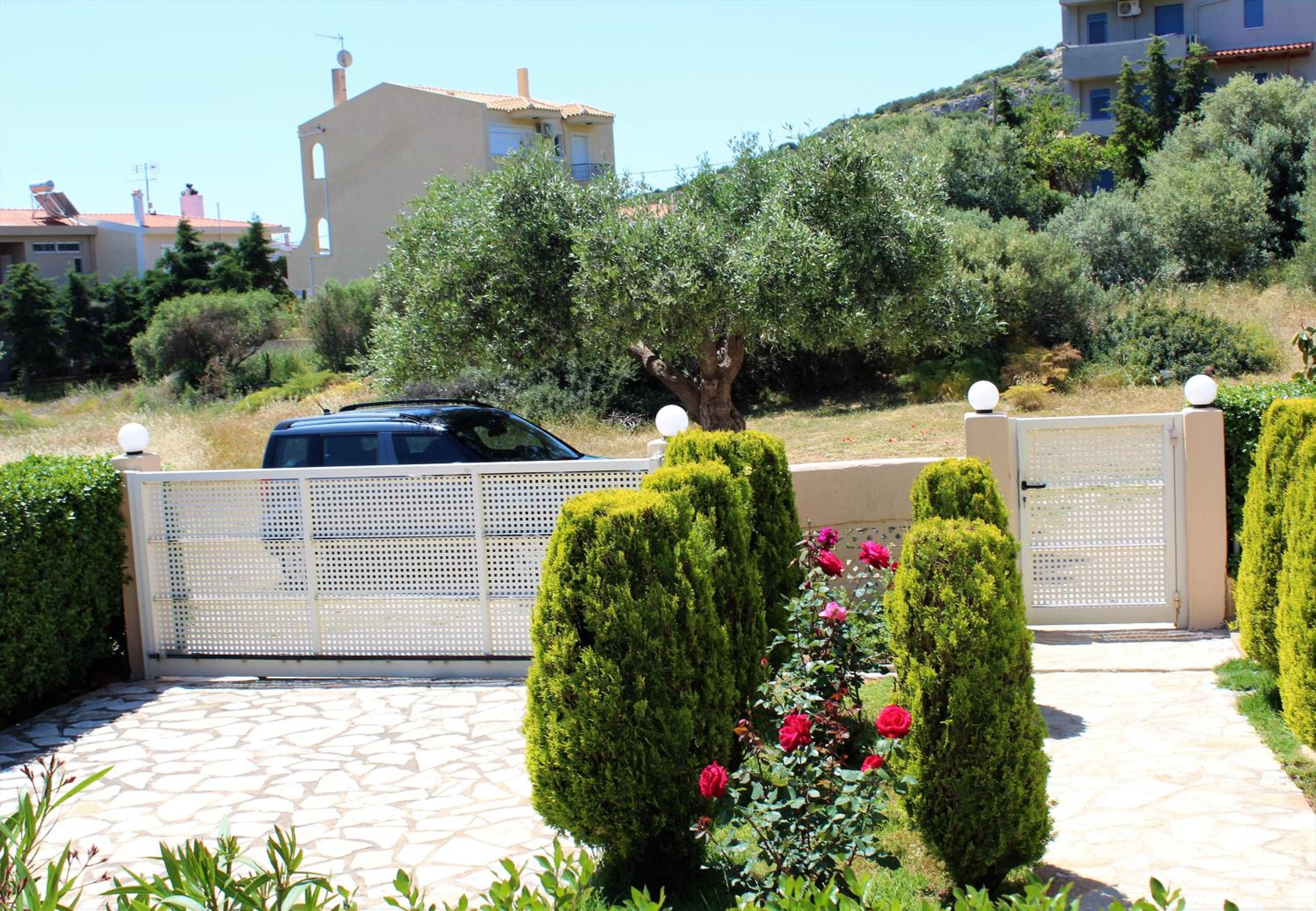 Helen's Sounio Apartments view 4