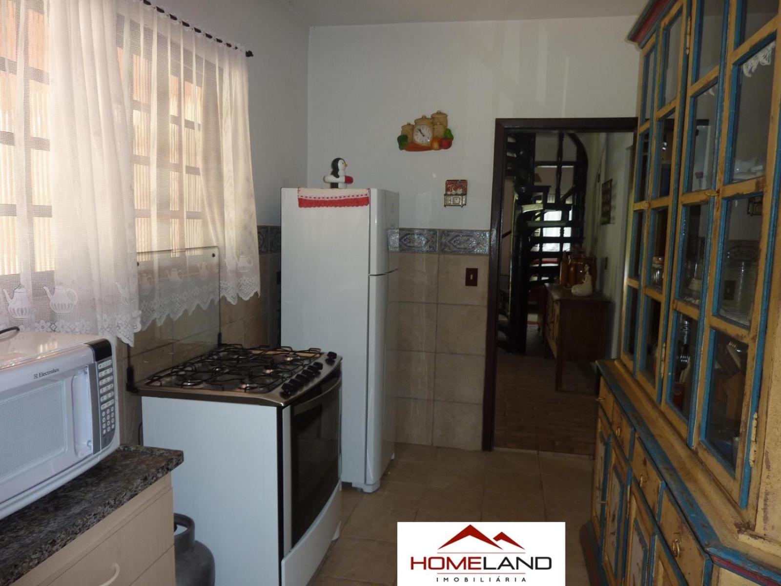 Linda casa em condomínio ecológico de alto padrão a 1h de SP, Terreno de 1500m2 com amplo gramado e piscina, WiFi para Home Office, Área gourmet com churra