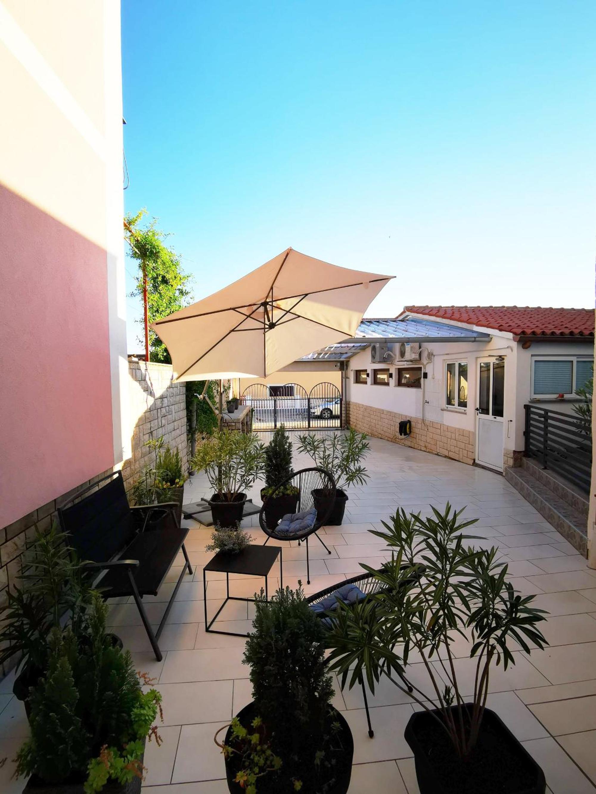 Apartment Dante view 4