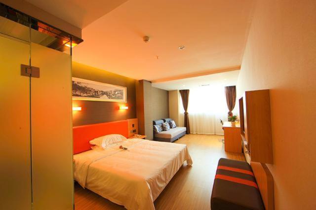 7Days Premium Jingjiang Fuhai New World Bus Station - Property Image 13