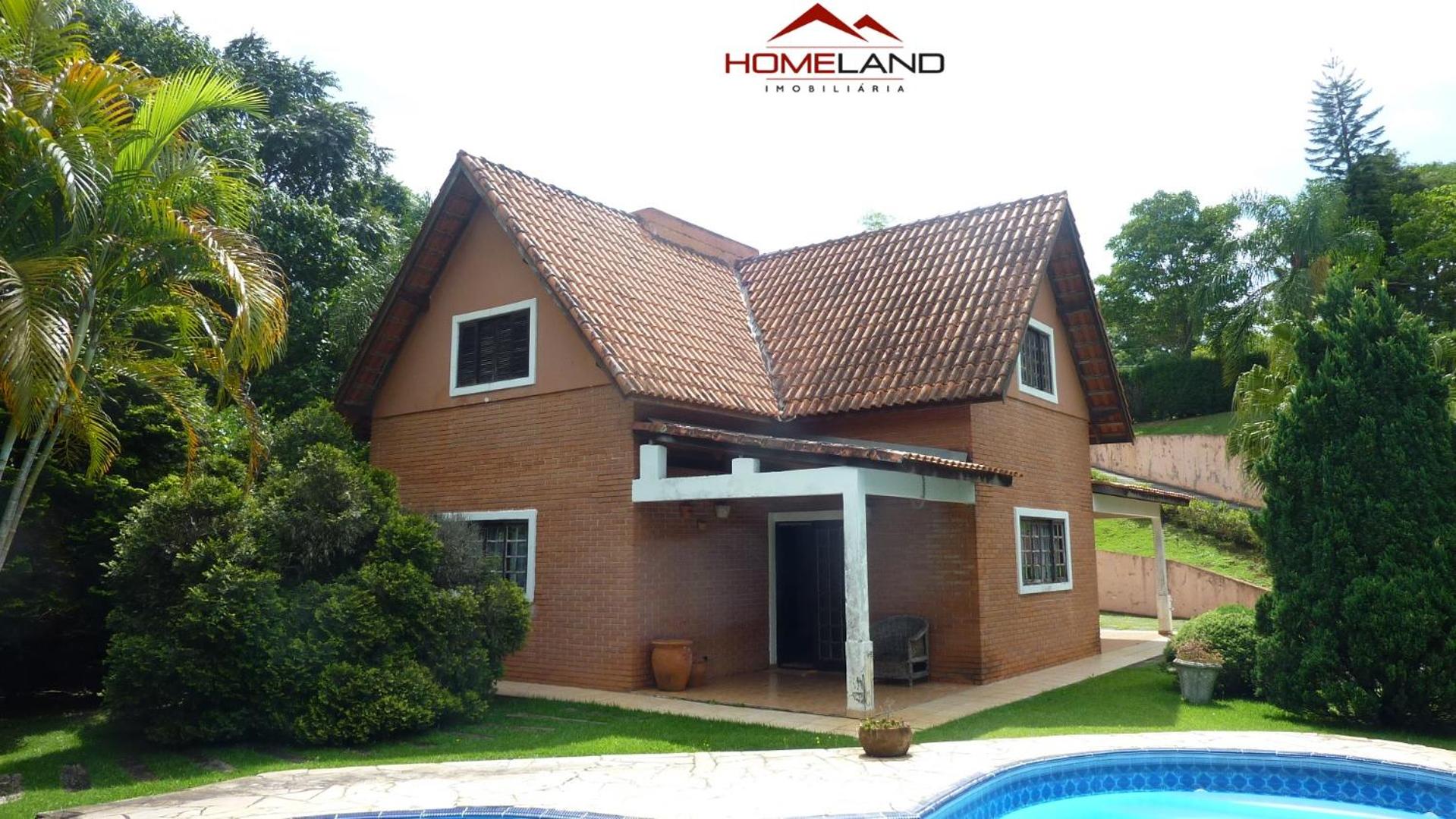 Linda casa em condomínio ecológico de alto padrão a 1h de SP, Terreno de 1500m2 com amplo gramado e piscina, WiFi para Home Office, Área gourmet com churra