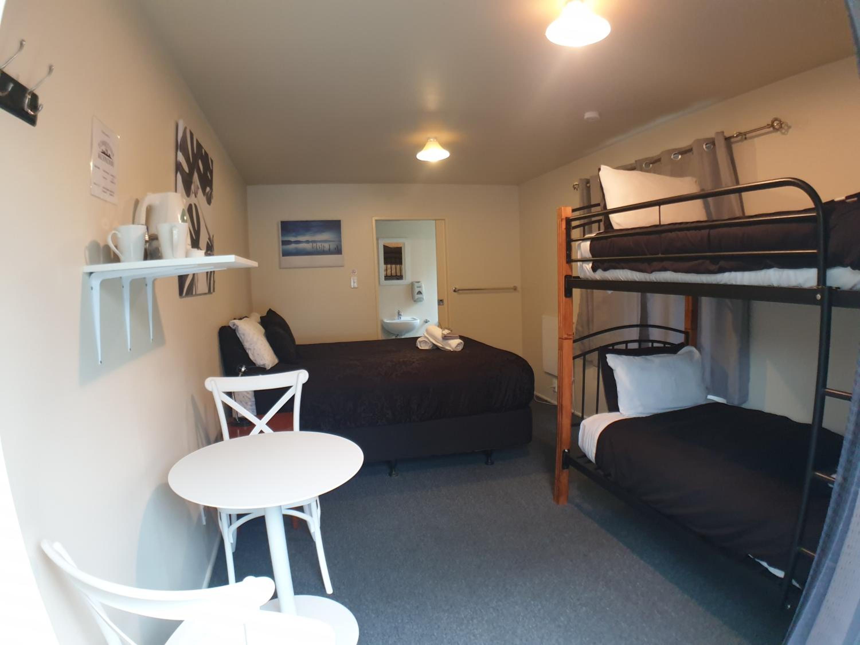 Tombstone Motel, Lodge & Backpackers
