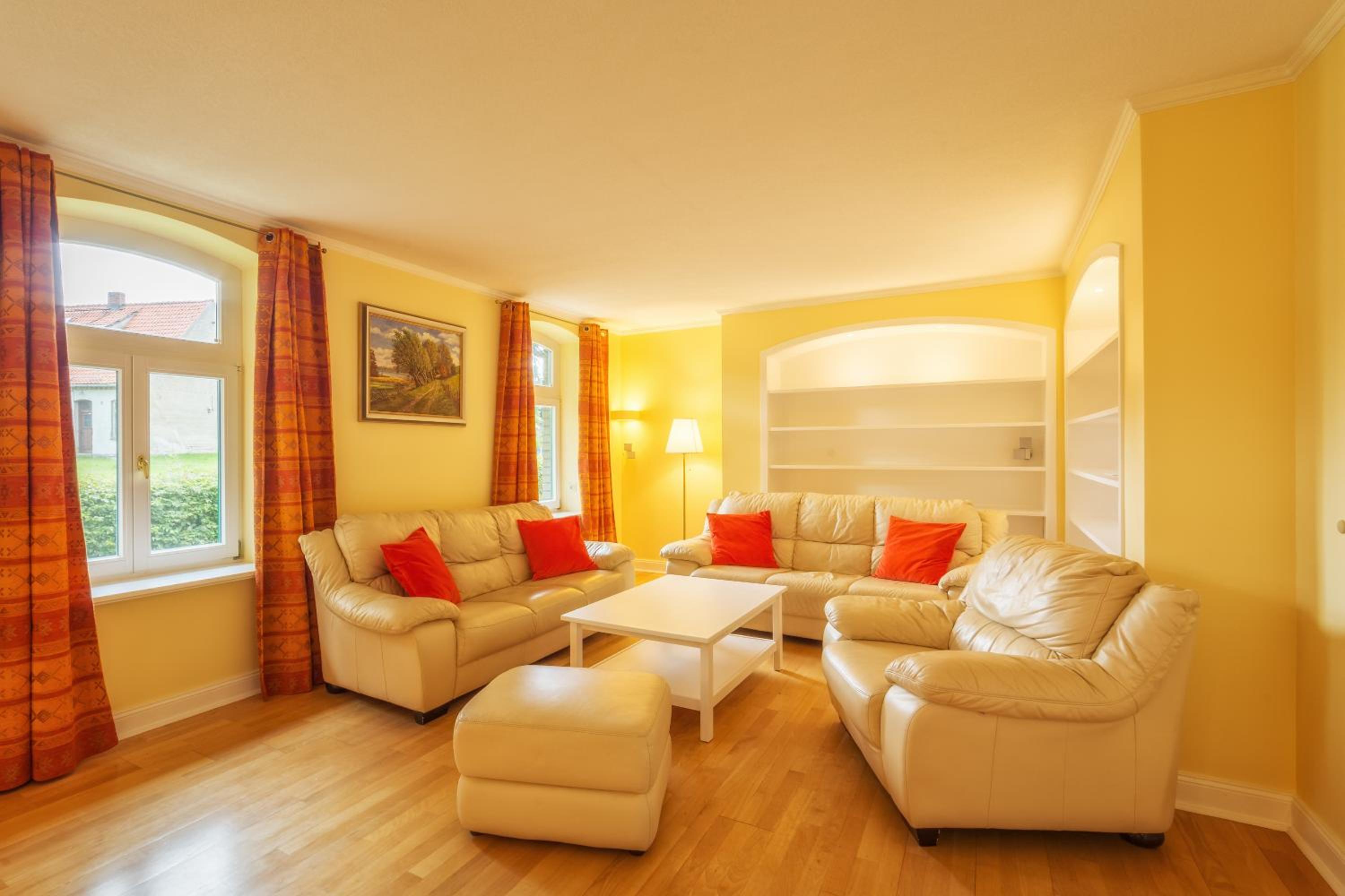 J1 Idyllisches Ferienhaus mit Seeblick