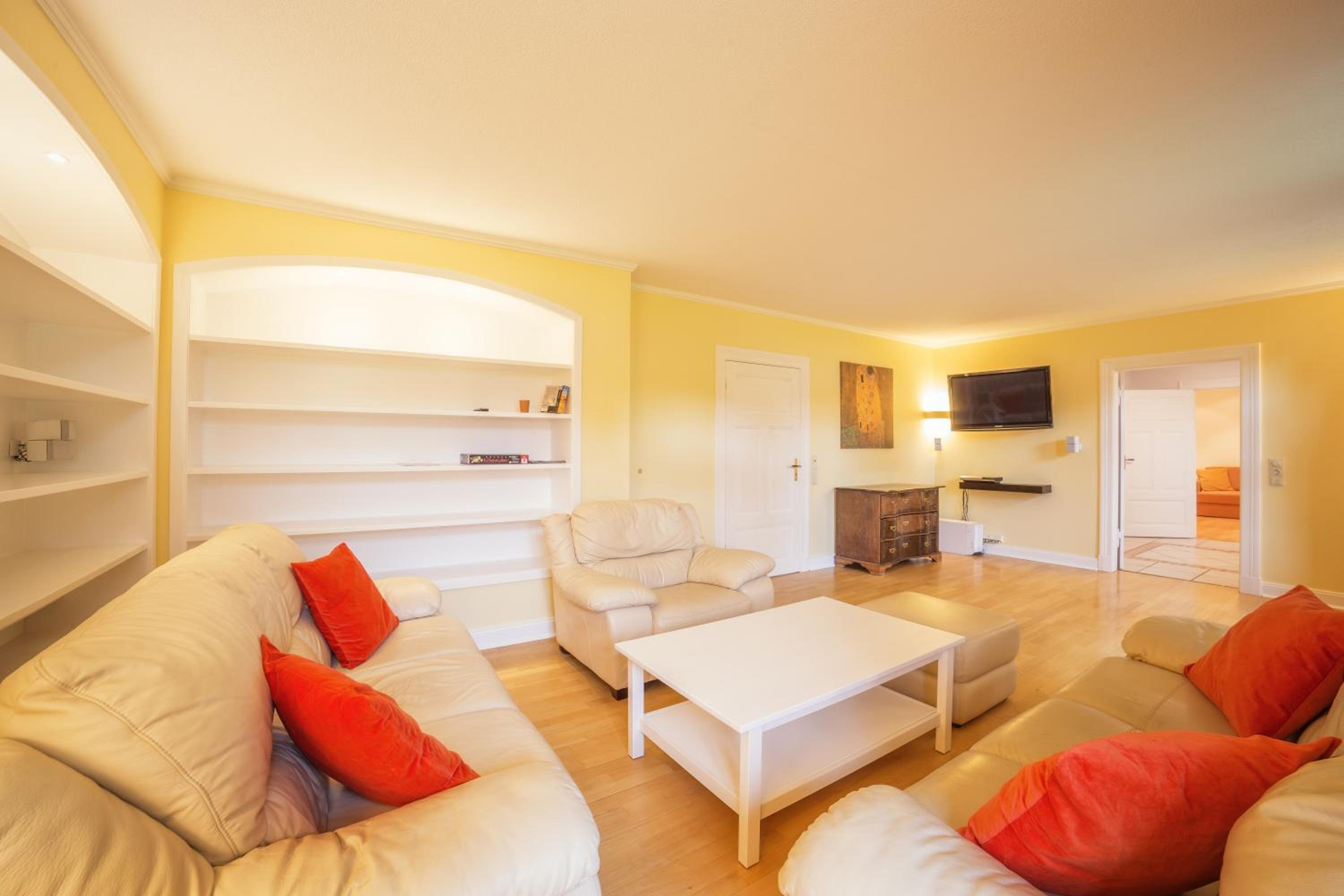 J1 Idyllisches Ferienhaus mit Seeblick