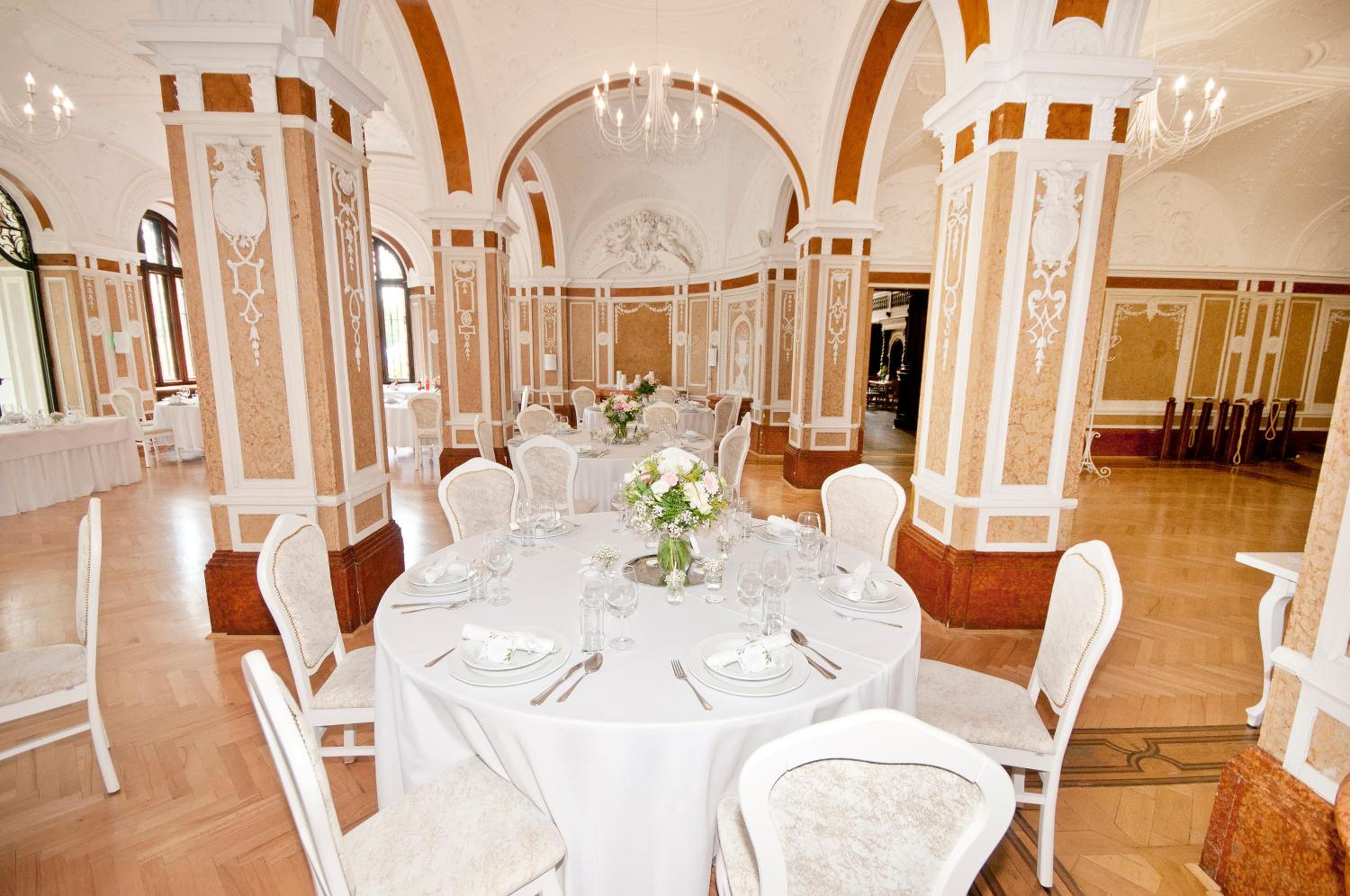 banquet hall