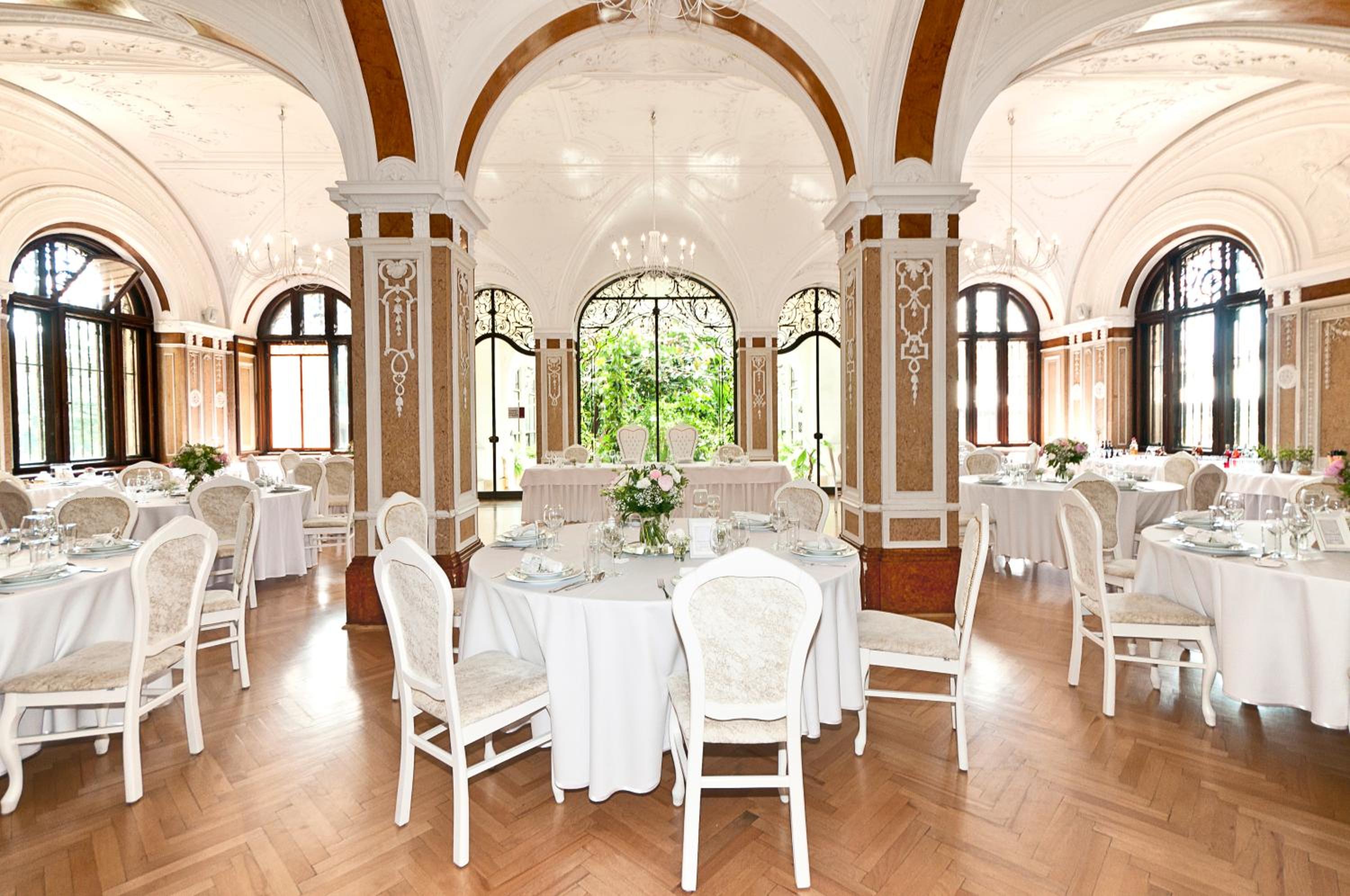 banquet hall