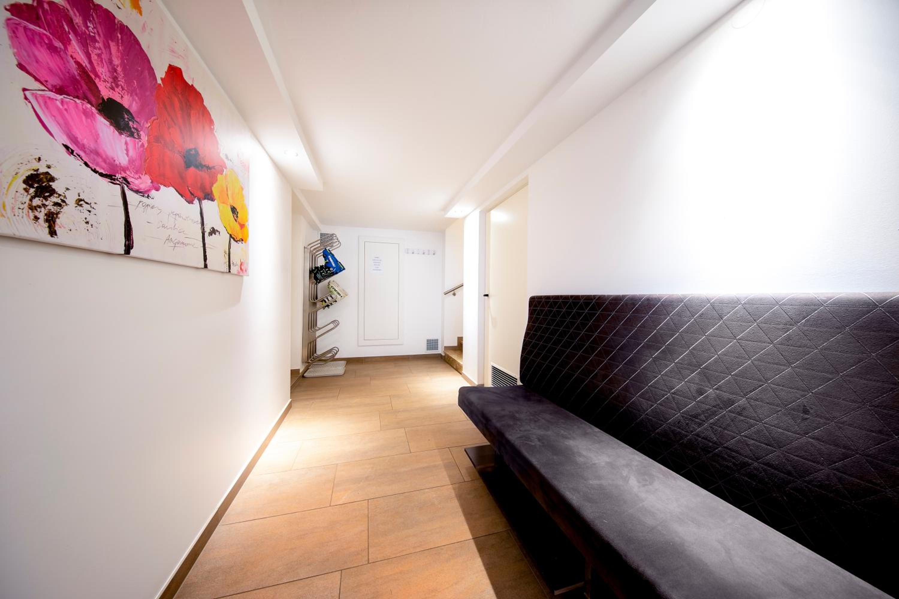 Haus Scharler, Talstation